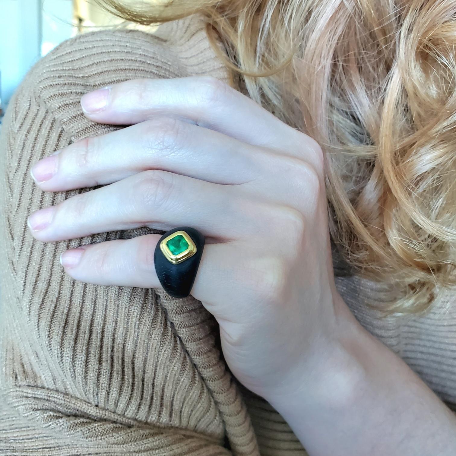An emerald ring designed by Rene Boivin.

Very rare and beautiful ring, created in Paris France by the jewelry house of Rene Boivin, back in the 1970's. This ring has been crafted in solid yellow gold of 18 karats with very high polished finish and