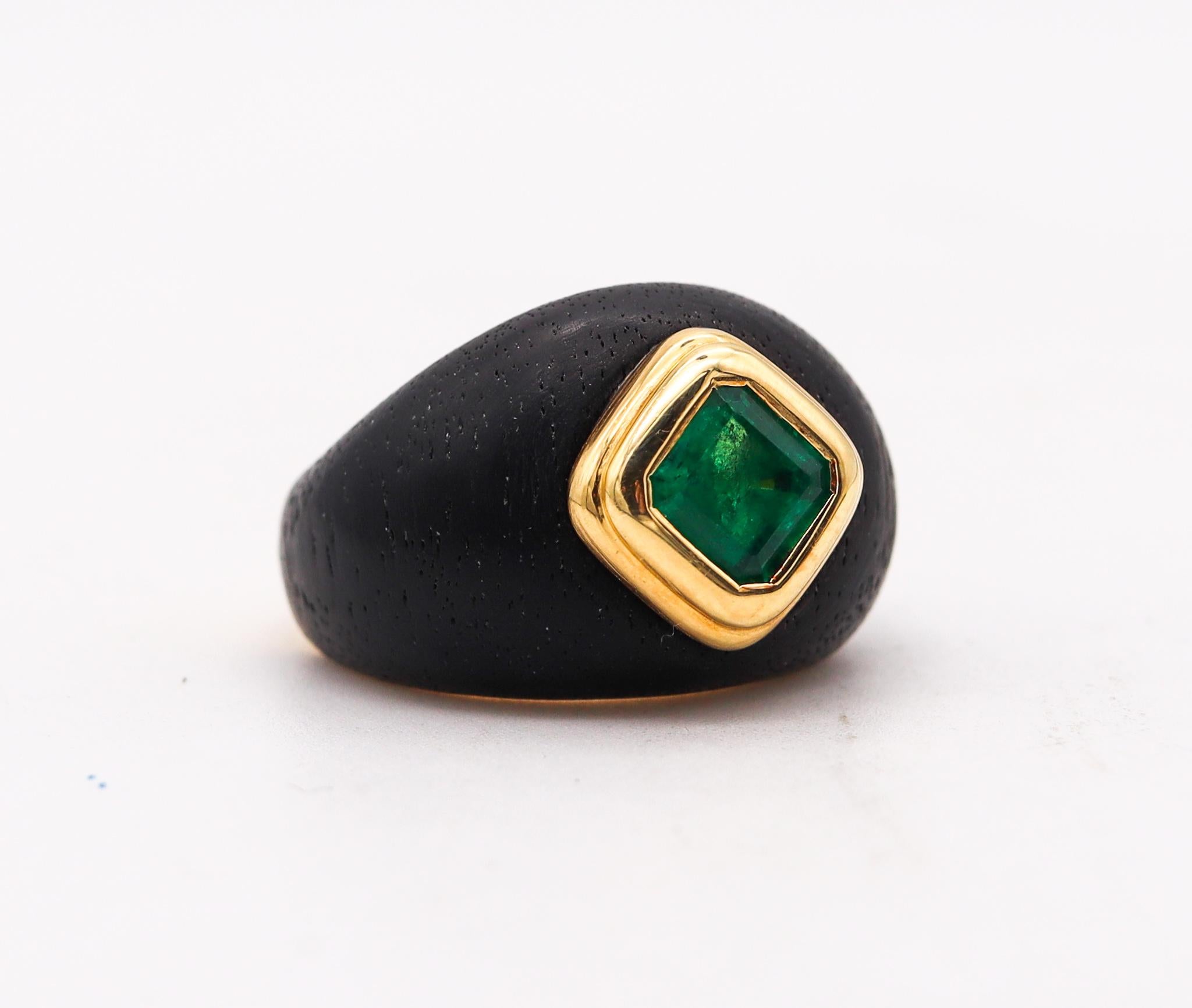 Modernist Rene Boivin 1973 Paris Ebony Wood Cocktail Ring in 18Kt Gold & 1.77 Cts Emerald
