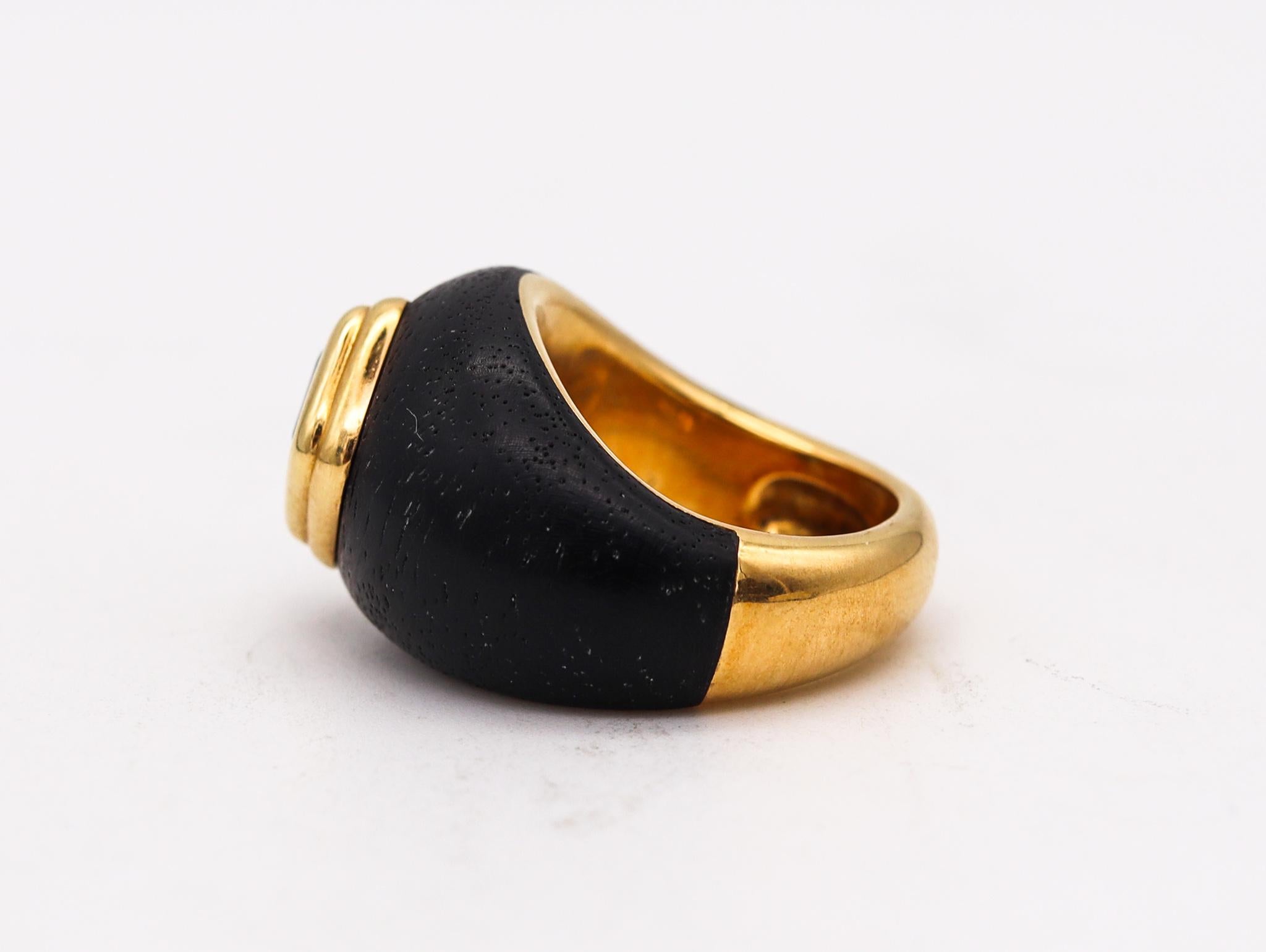 Rene Boivin 1973 Paris Ebony Wood Cocktail Ring in 18Kt Gold & 1.77 Cts Emerald In Excellent Condition In Miami, FL