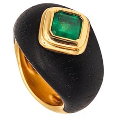 Rene Boivin 1973 Paris Ebony Wood Cocktail Ring in 18Kt Gold & 1.77 Cts Emerald