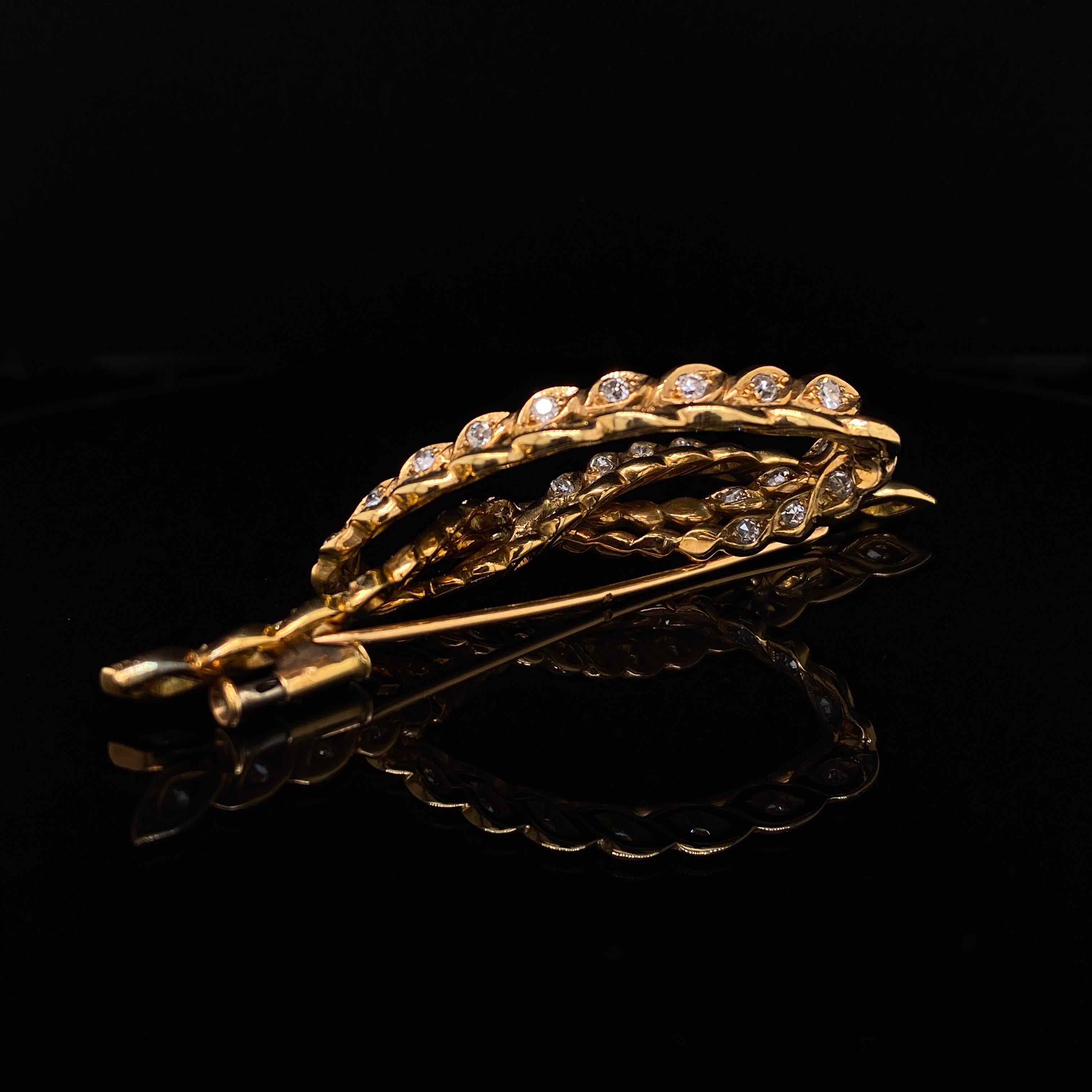 René Boivin Diamond Set Knot Design 18 Karat Yellow Gold Brooch, Circa 1950 2