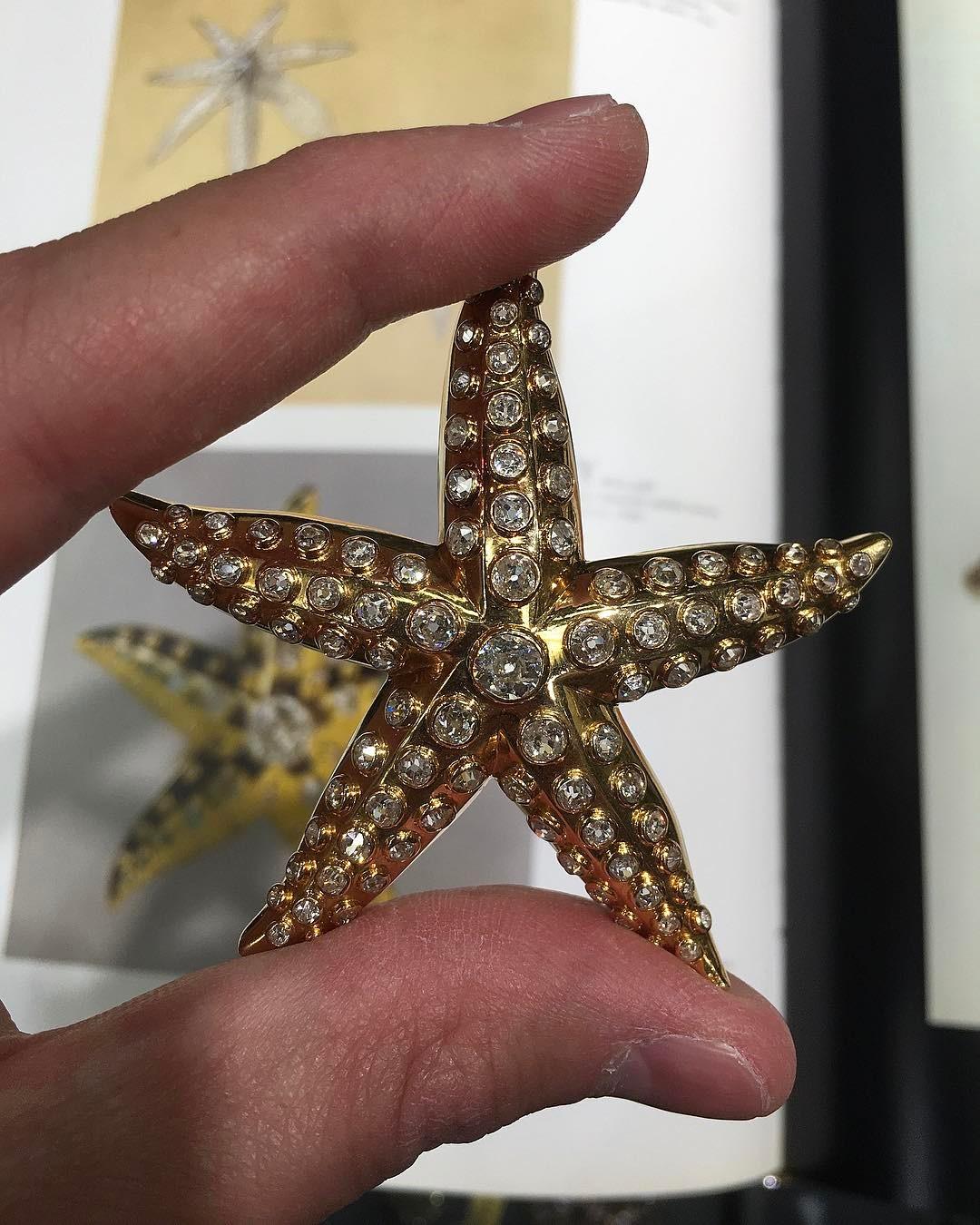 Rene Boivin Iconic Diamond Gold Starfish Brooch For Sale 1