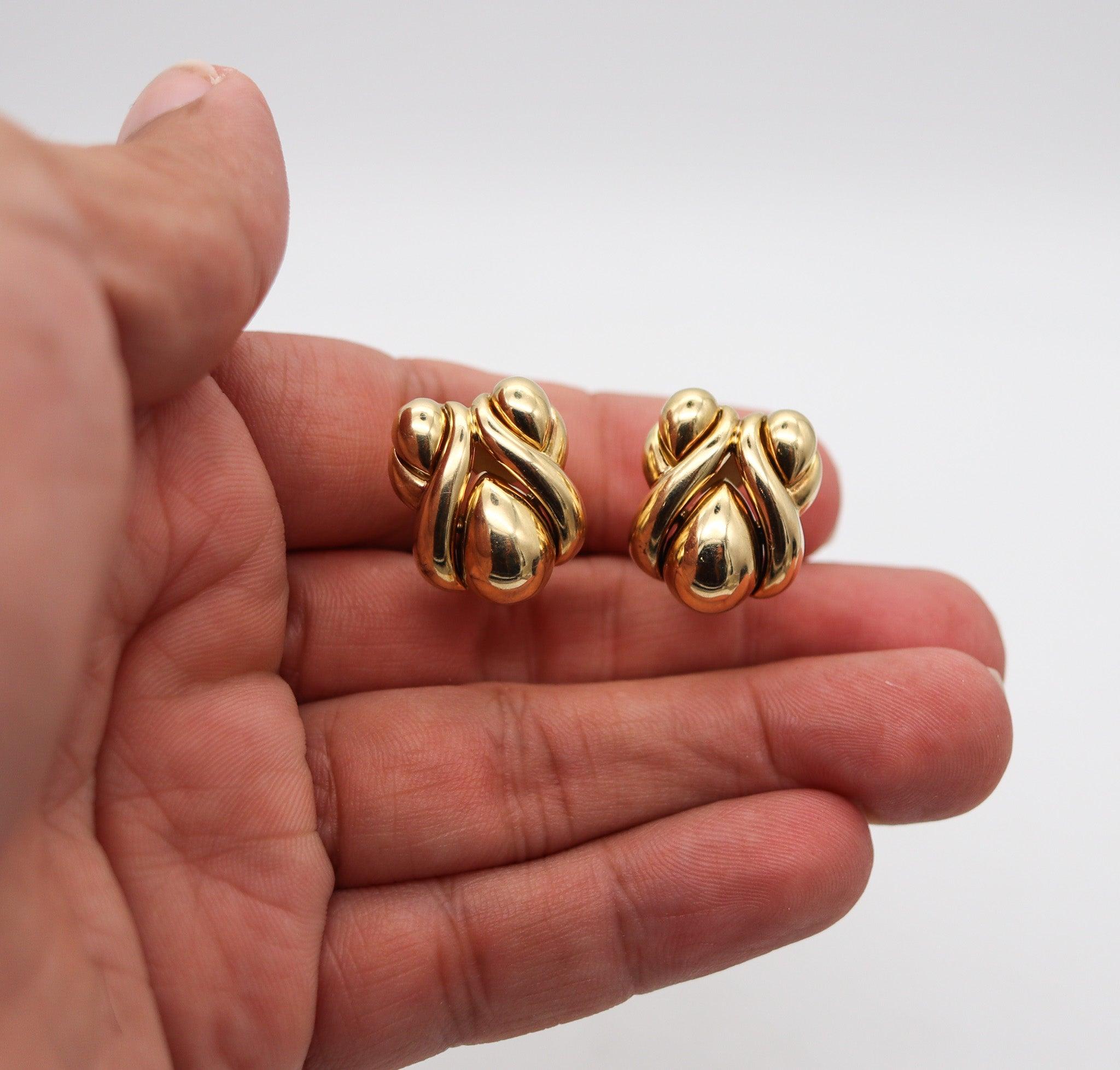 RENE BOIVIN Paris 1970 Clips d'oreilles en or jaune 18 carats en vente 2