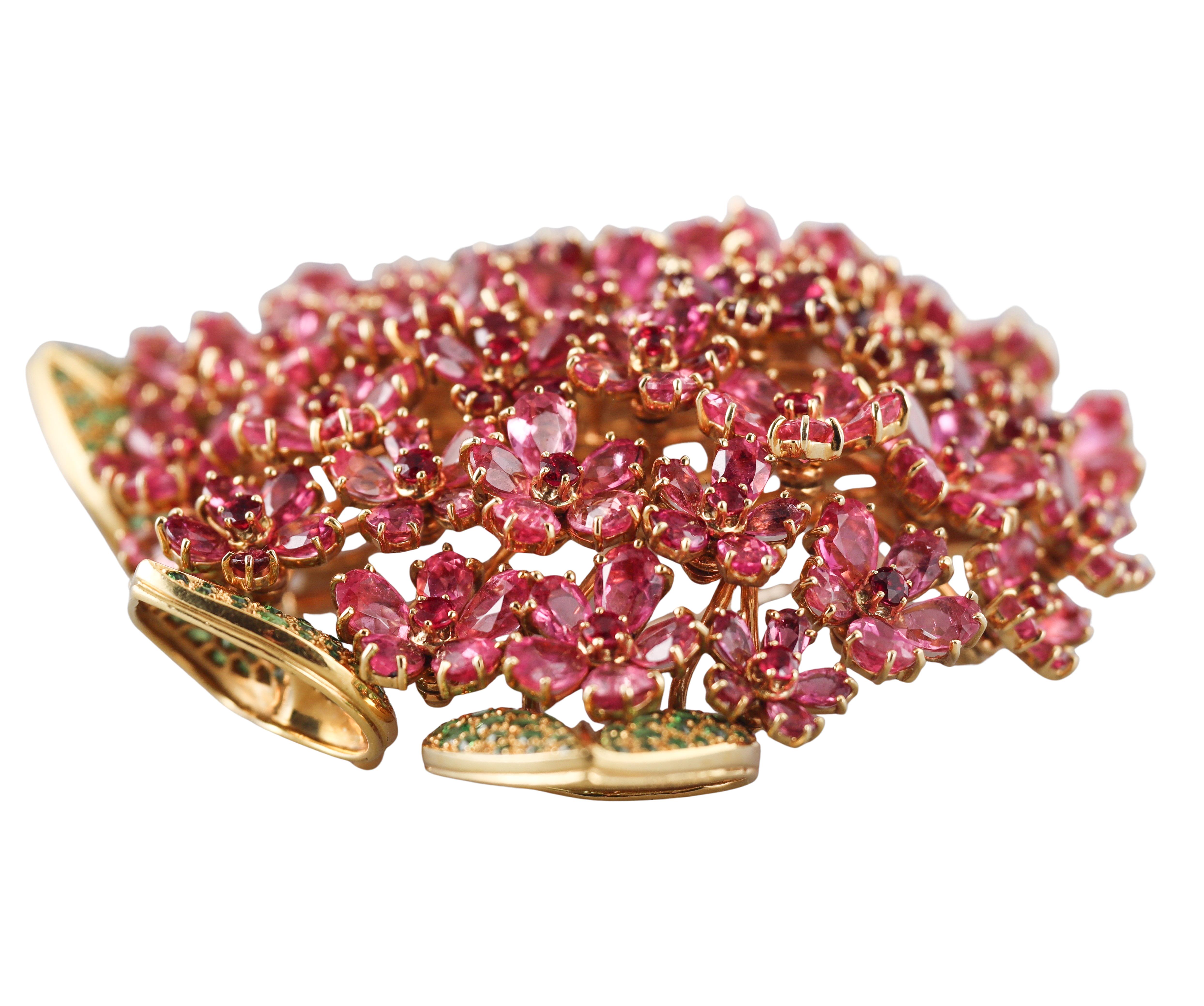 René Boivin Zaffiro Rosa Tsavorite Granato Rubino Oro Spilla a Fiore Grande in vendita 3
