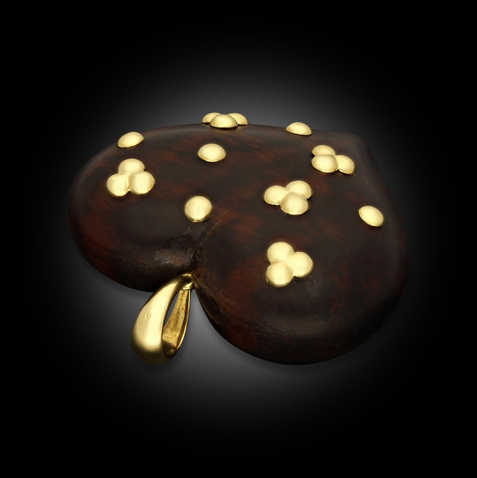 René Boivin Vintage 18ct Yellow Gold and Wooden Bombé Heart Pendant Circa 1970 In Good Condition In London, GB