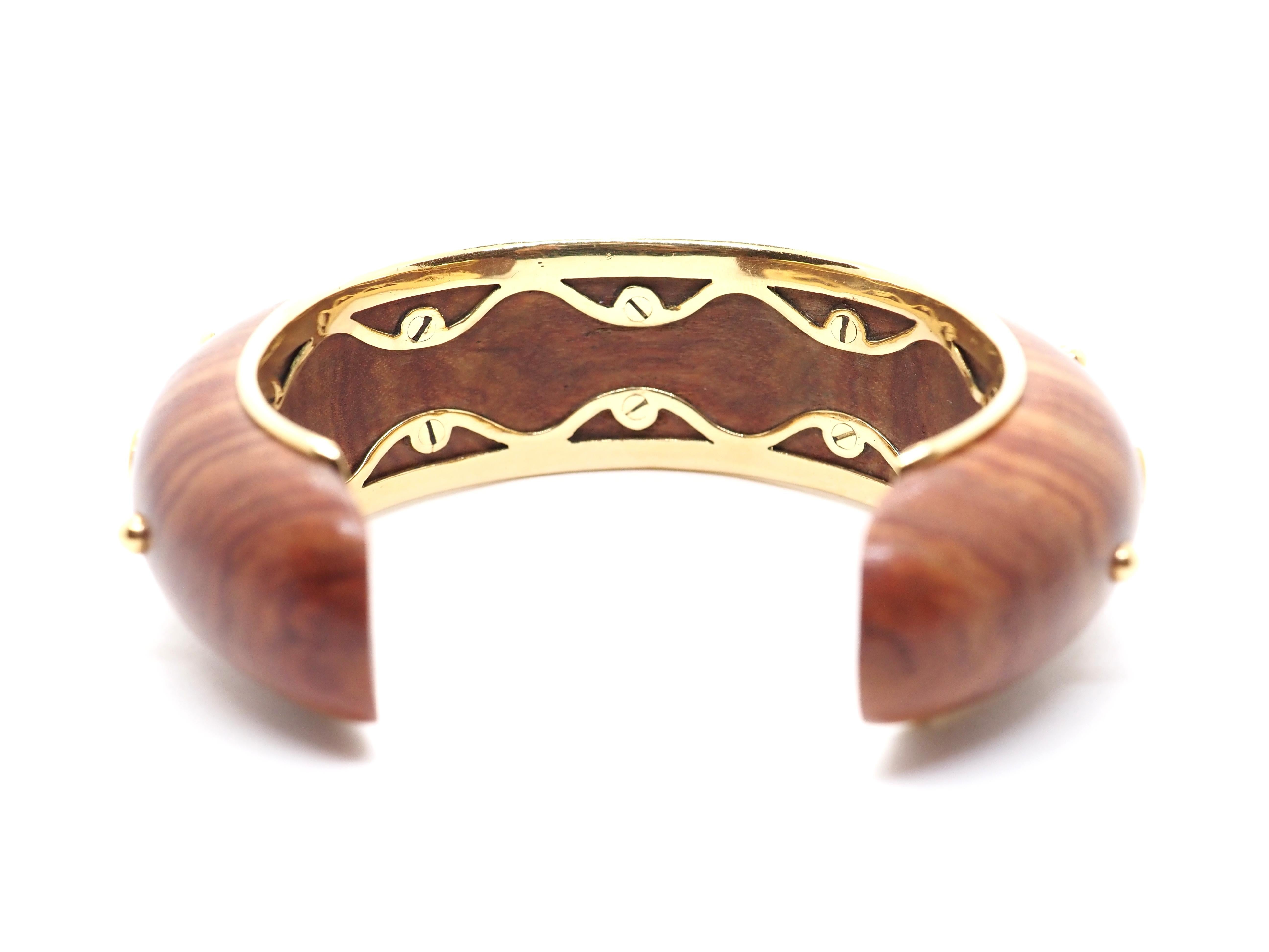 Round Cut Rene Boivin Wood, 18 Karats Yellow Gold and Gemstones Set For Sale