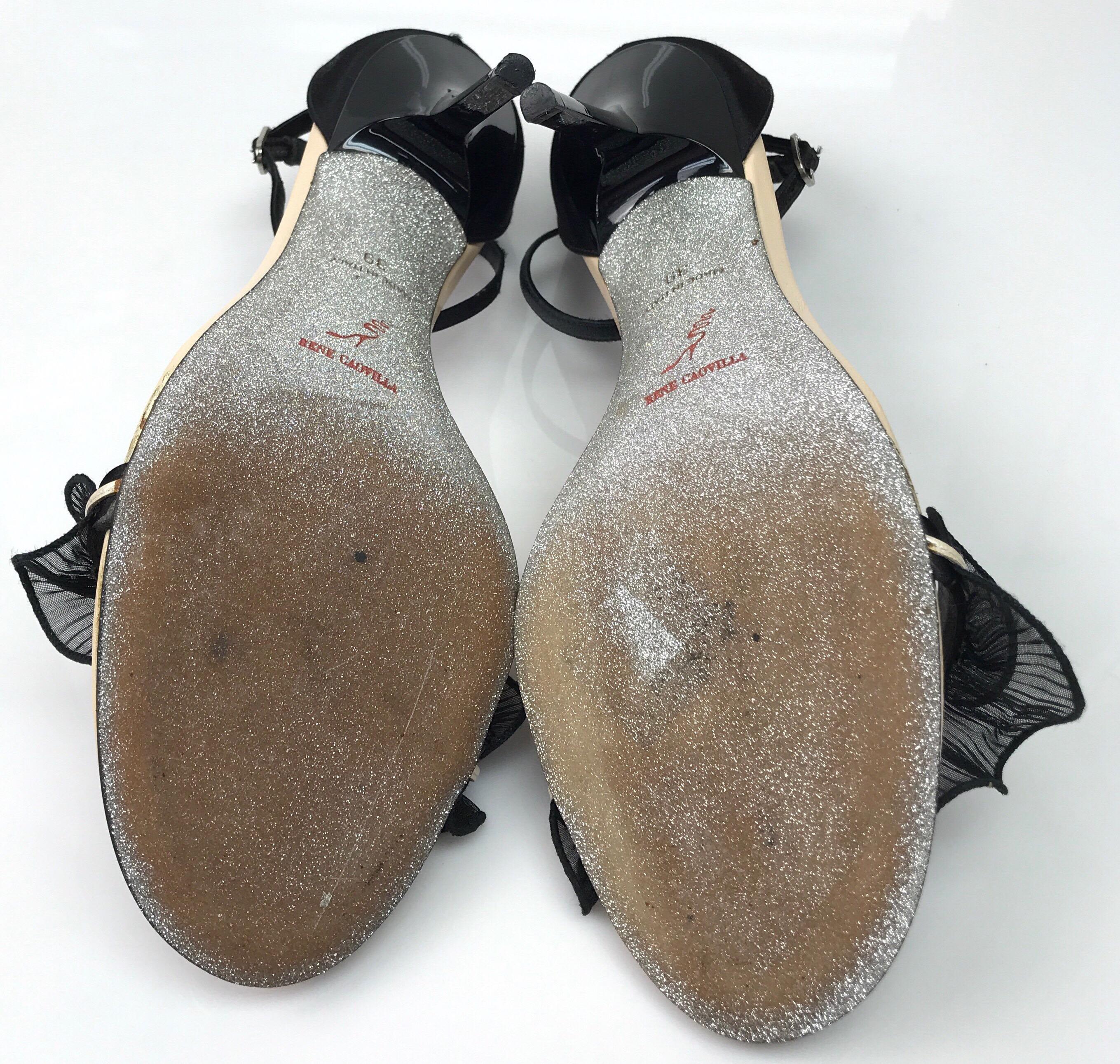Rene Caovilla black heel w/ ruffle & pearl detail on toe strap-39 In Good Condition In West Palm Beach, FL