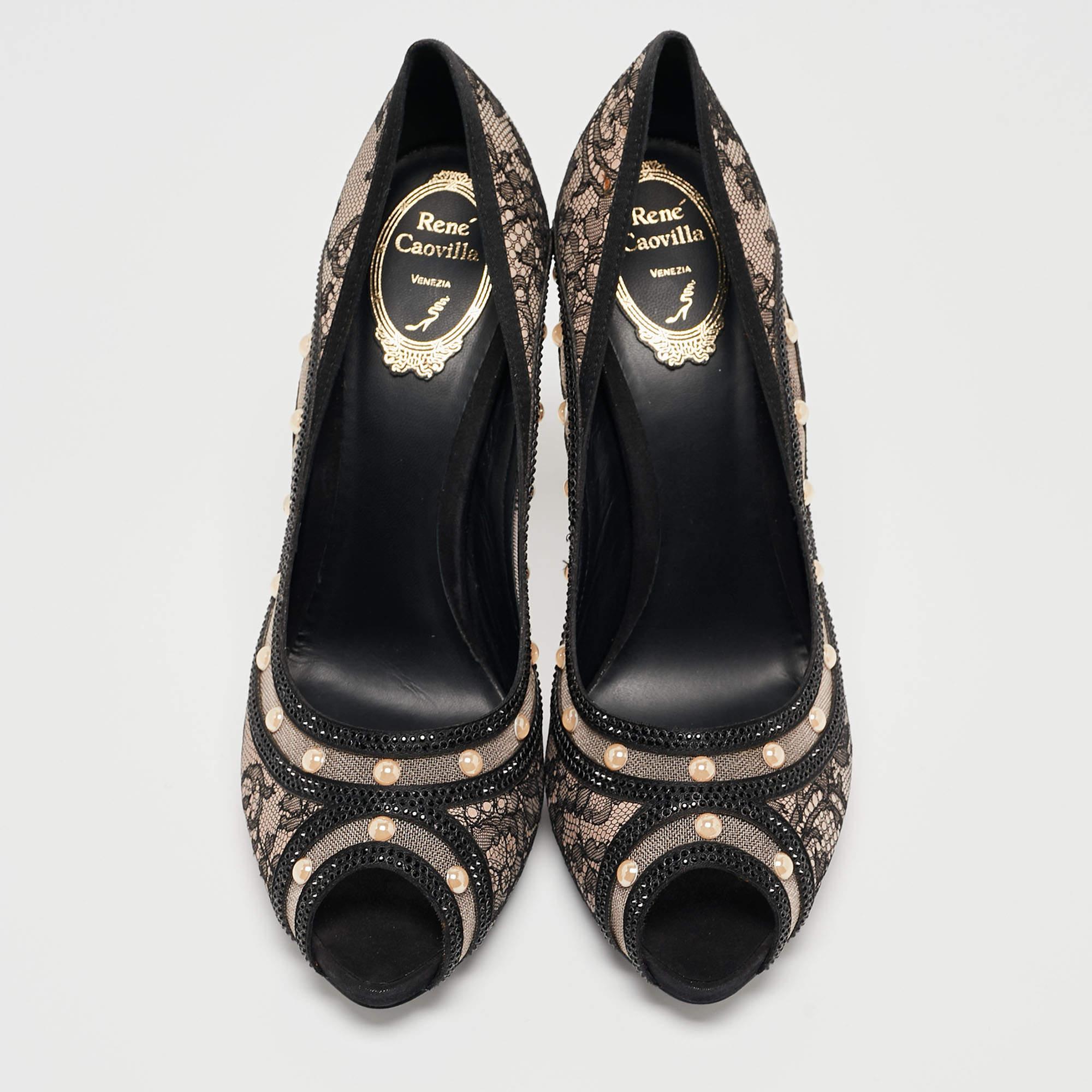 René Caovilla Noir Dentelle Perles Embellies Plateforme Peep Toe Pompes Taille 41 Neuf - En vente à Dubai, Al Qouz 2