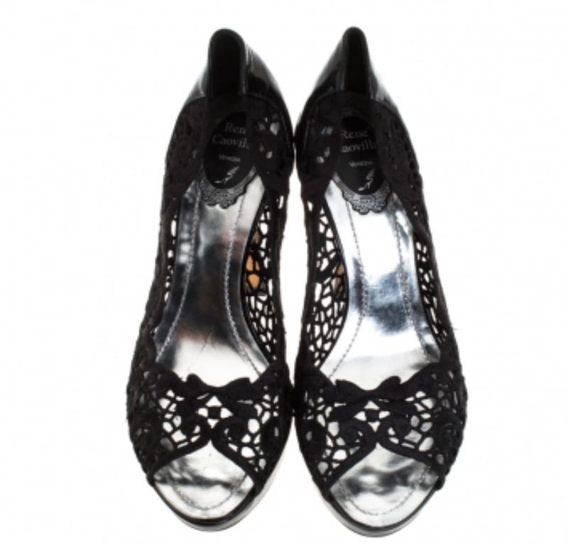 Rene Caovilla Black Lace Peep Toe Pumps Size 39 im Zustand „Gut“ im Angebot in Dubai, Al Qouz 2