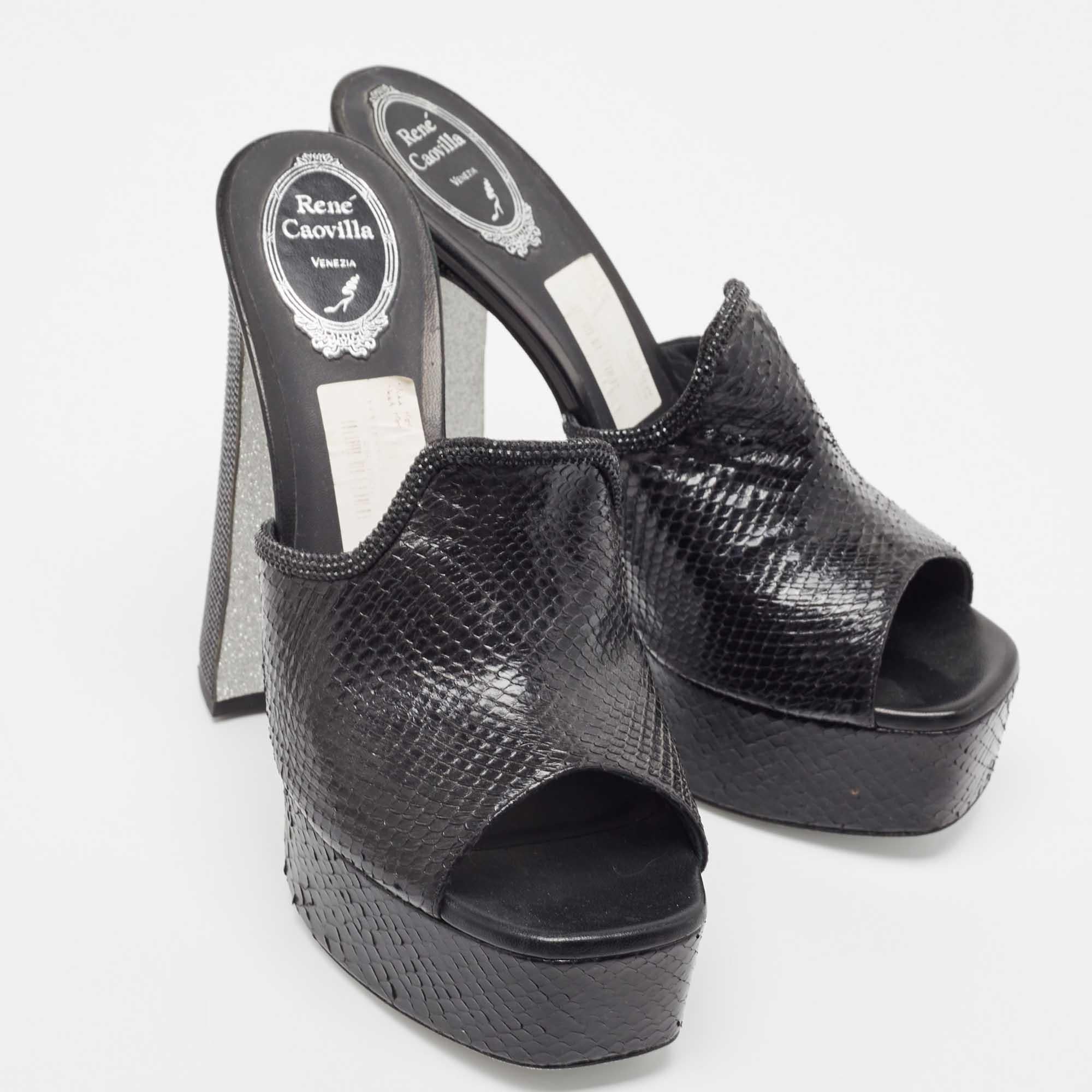 René Caovilla Black Python Slide Sandals Size 41 In New Condition In Dubai, Al Qouz 2