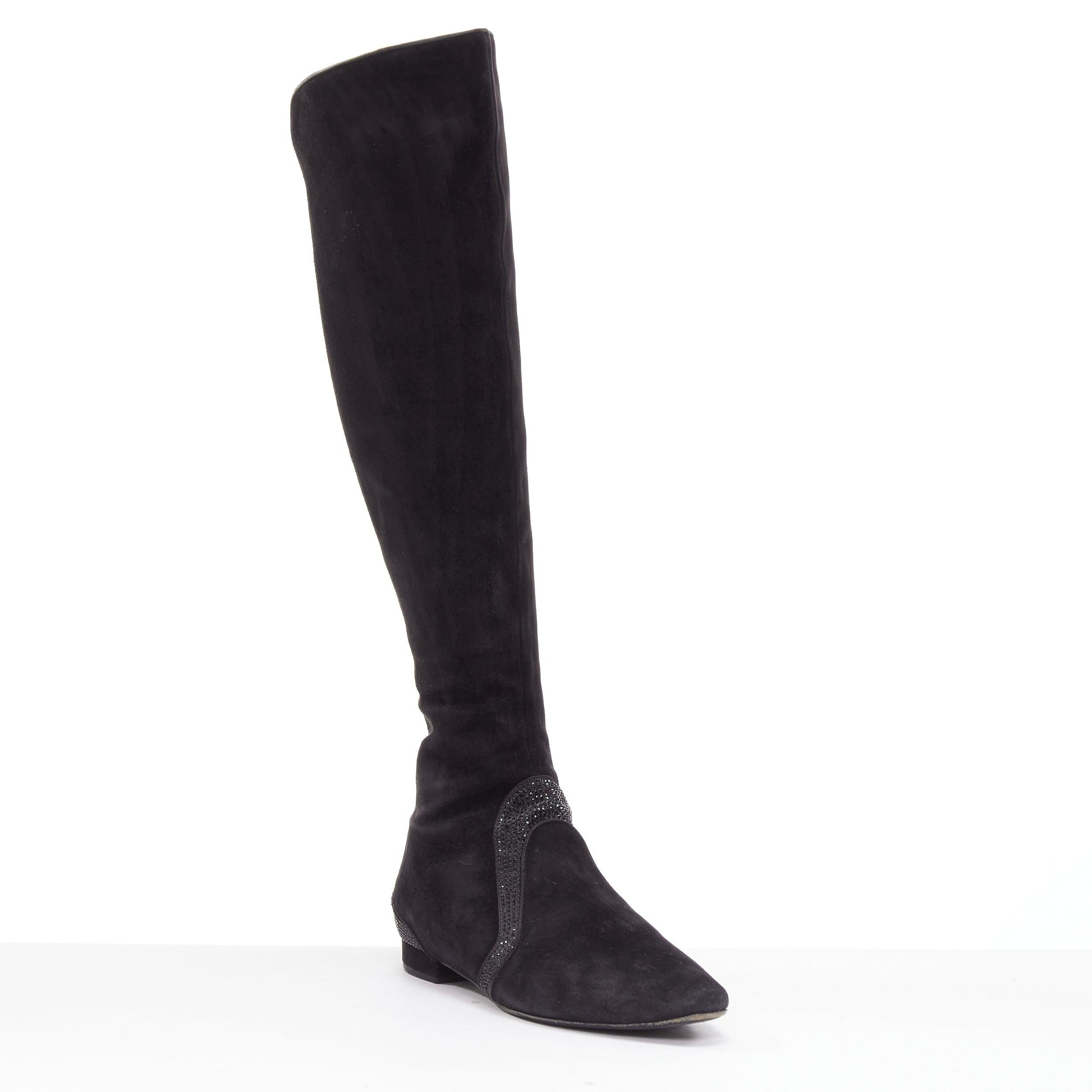 Rene Caovilla, botte plate en daim noir avec fente arrière et strass au niveau du genou EU35.5
Référence : EALU/A00056
Marque : Rene Caovilla
MATERIAL : Suède
Couleur : Noir
Motif : Solide
Fermeture : Zip
Doublure : Cuir noir
Détails supplémentaires