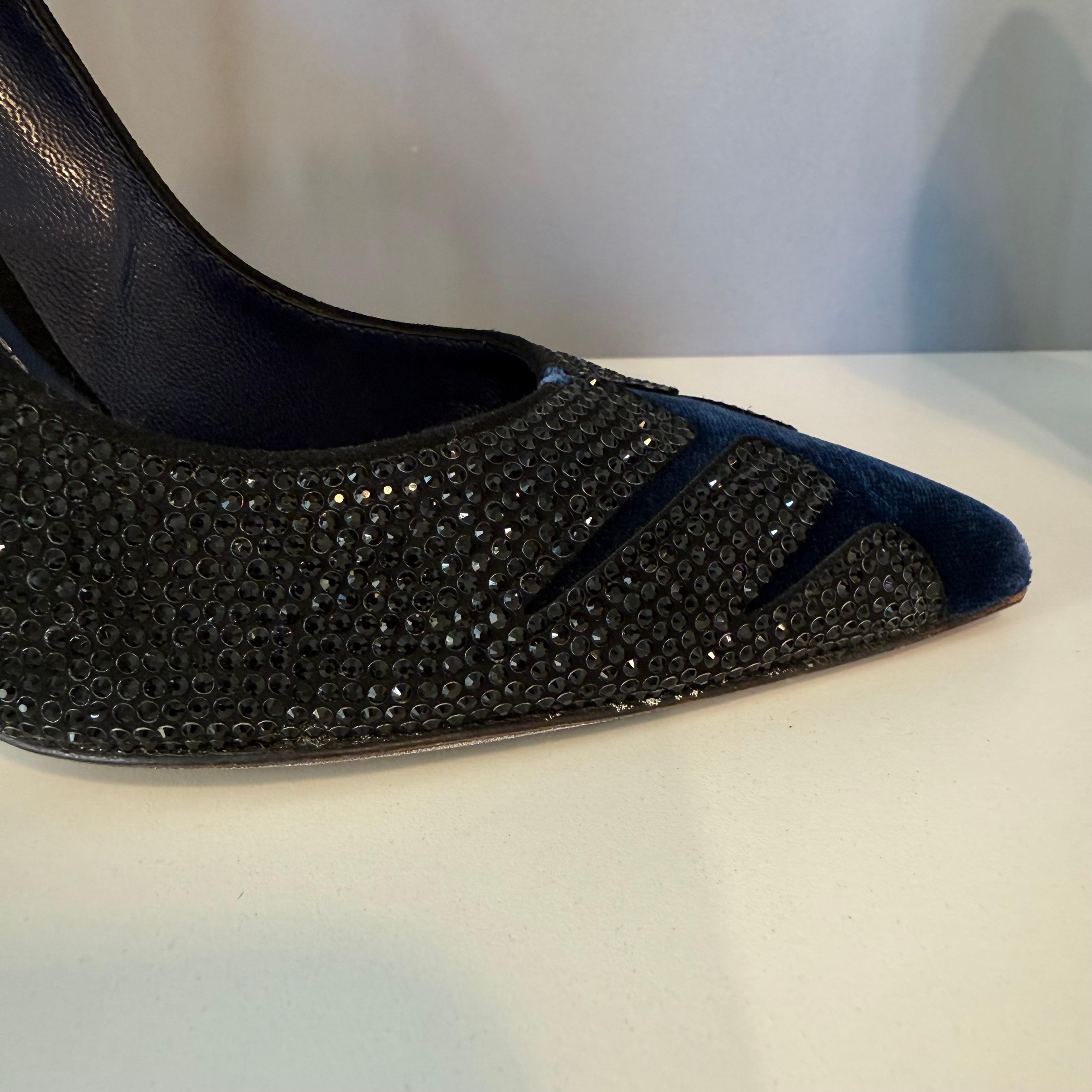 Décolleté René Caovilla in velluto blu e cristalli misura 37 In condizioni ottime in vendita a Gazzaniga (BG), IT