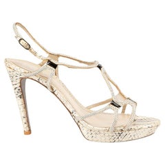 Rene Caovilla Sandali con tacco in pelle di serpente color crema con cristalli taglia IT 38
