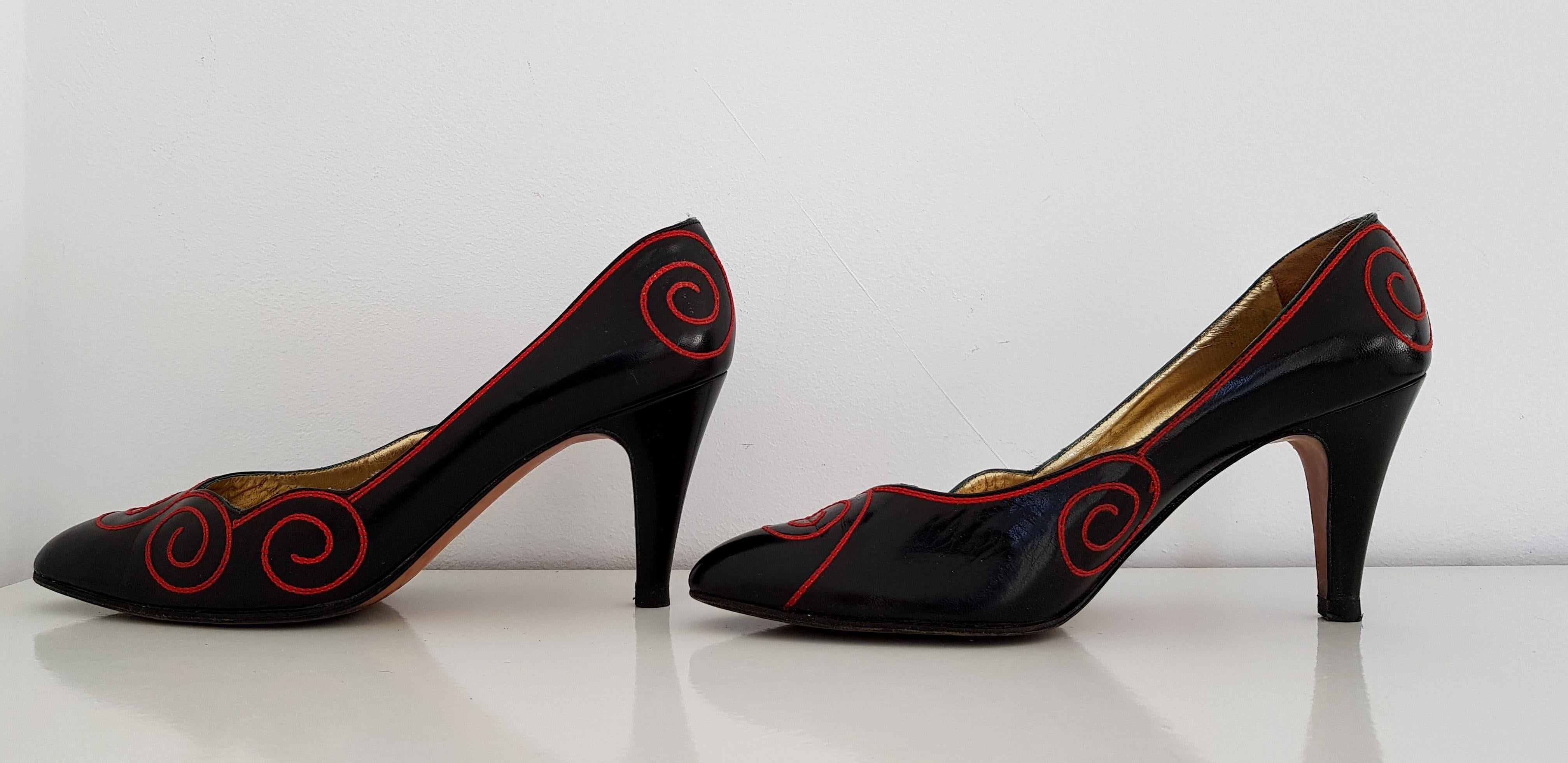 René Caovilla for Valentino Garavani Red and Black Heels. Size 10 In Good Condition For Sale In Somo (Santander), ES