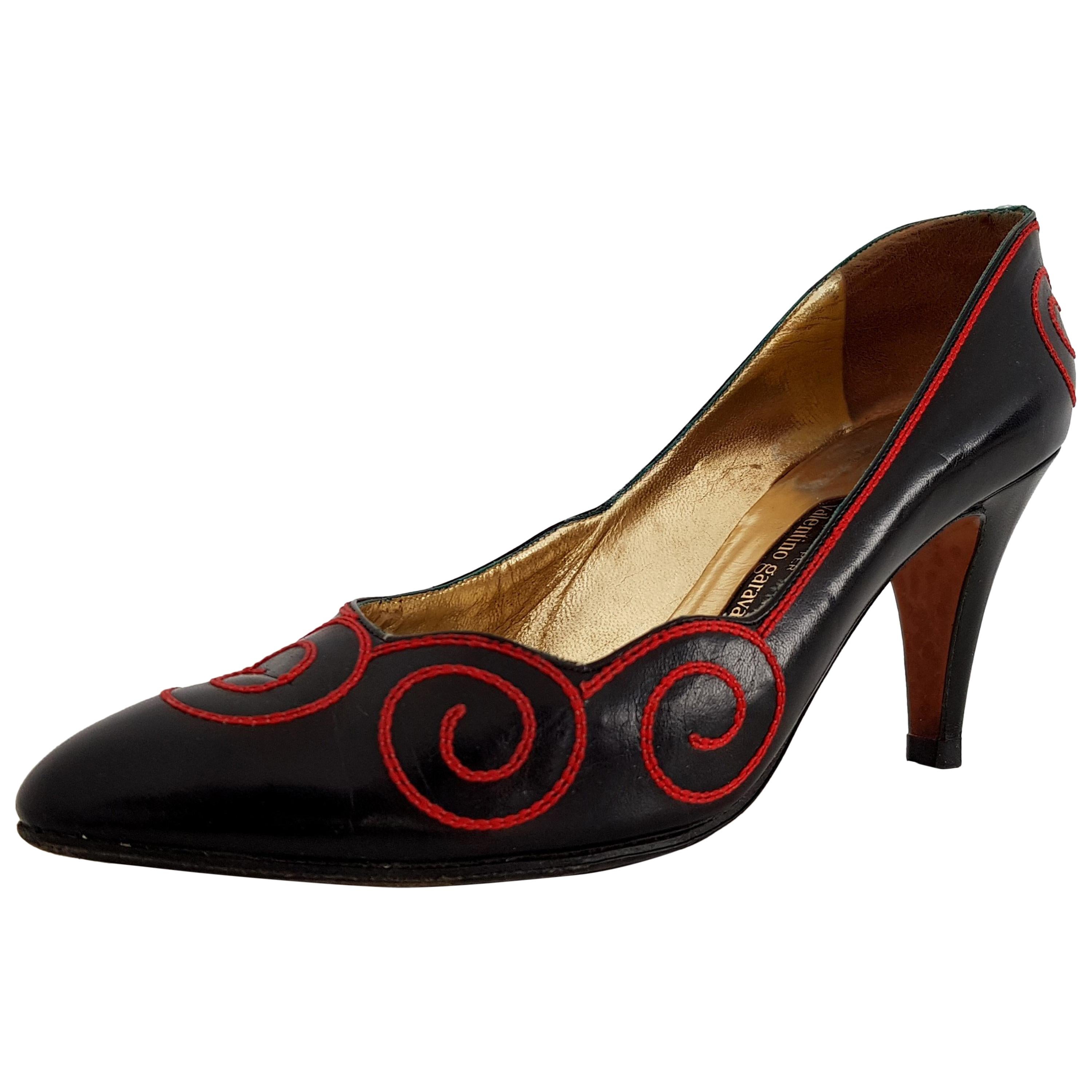 René Caovilla for Valentino Garavani Red and Black Heels. Size 10 For Sale