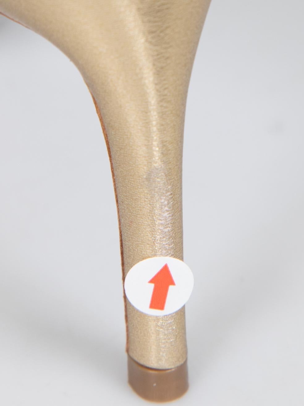 Rene His His en cuir doré avec détails en cristal Taille IT 37.5 en vente 2