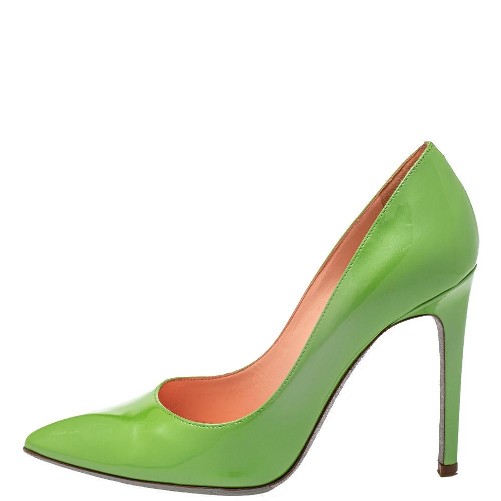 How chic and stylish do these pumps from René Caovilla look! The green pumps are crafted from patent leather and feature pointed toes, comfortable leather insoles, and 9.5 cm stiletto heels. Pair them with midi dresses or asymmetrical skirts for