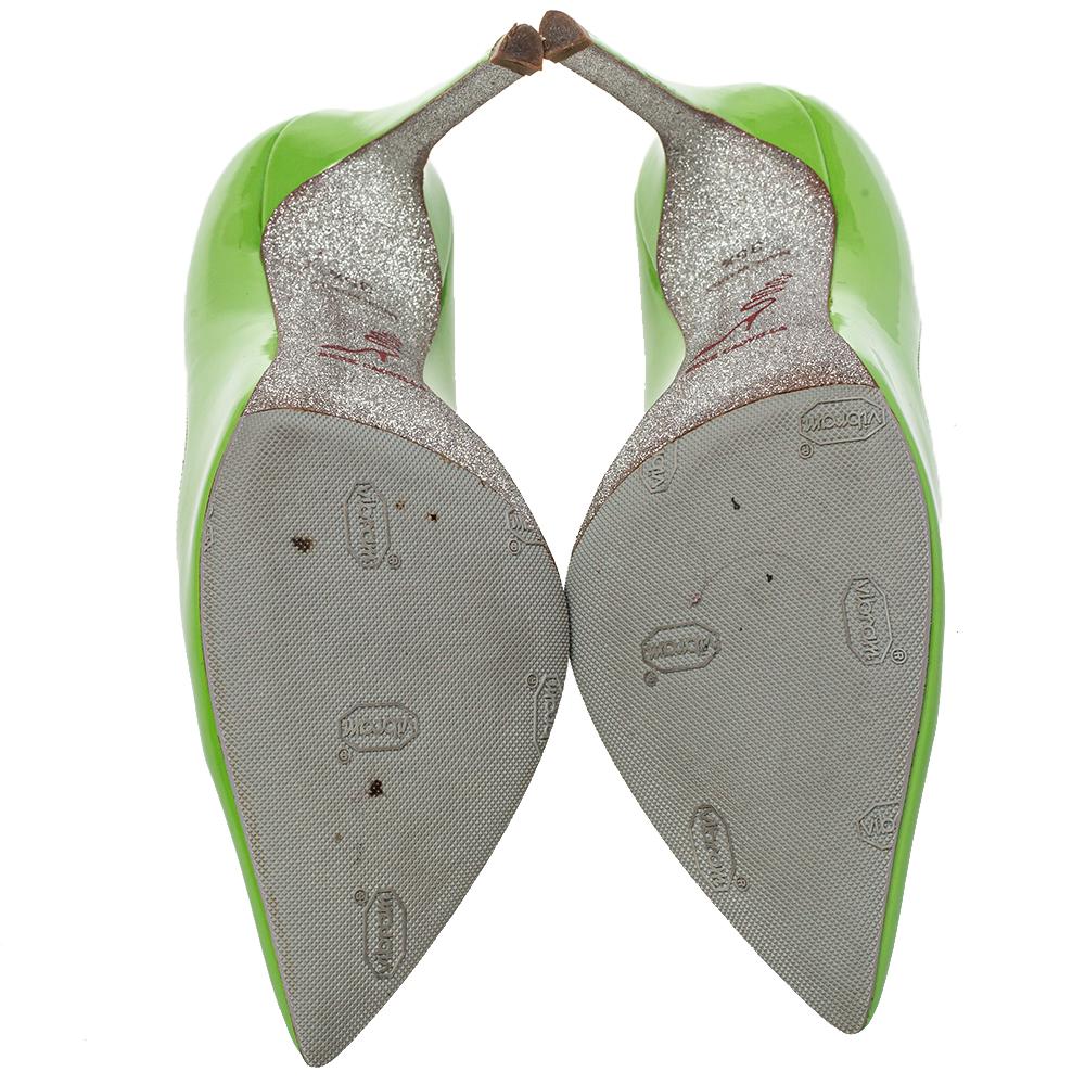 Women's René Caovilla Green Patent Leather Pointed Toe Pumps Size 35.5
