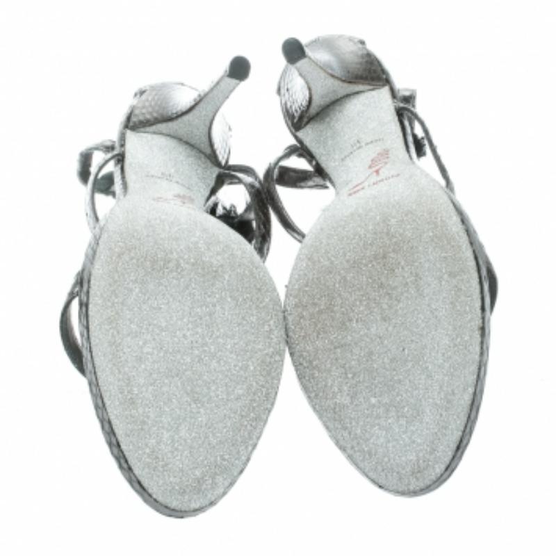 René Caovilla Sandales à lanières en python gris ornées de cristaux Taille 38 en vente 1