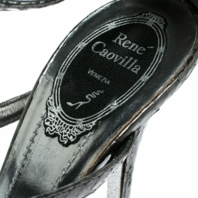 René Caovilla Sandales à lanières en python gris ornées de cristaux Taille 38 en vente 2