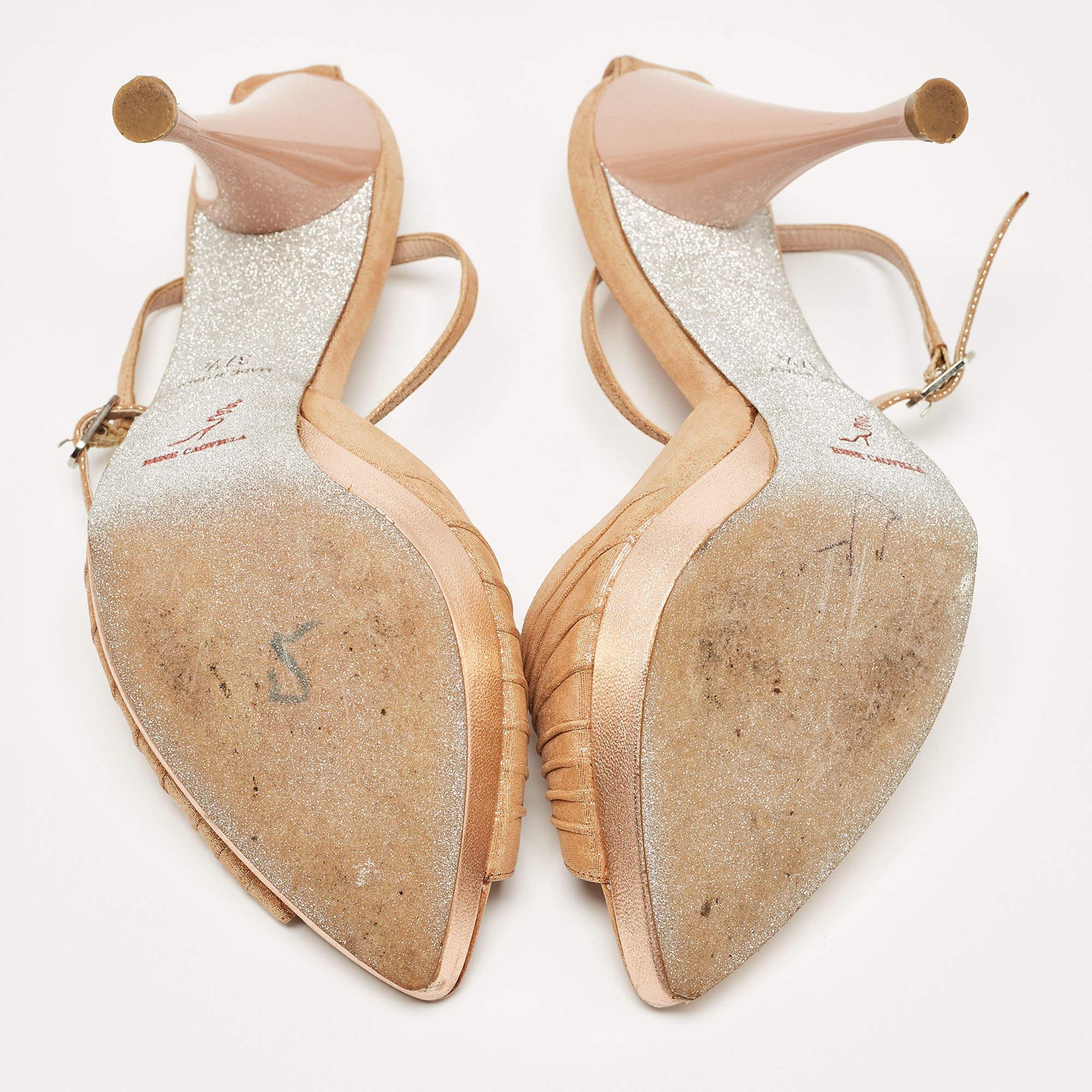 René Caovilla - Sandales à lanières en tissu doré métallisé - Taille 37,5 en vente 1