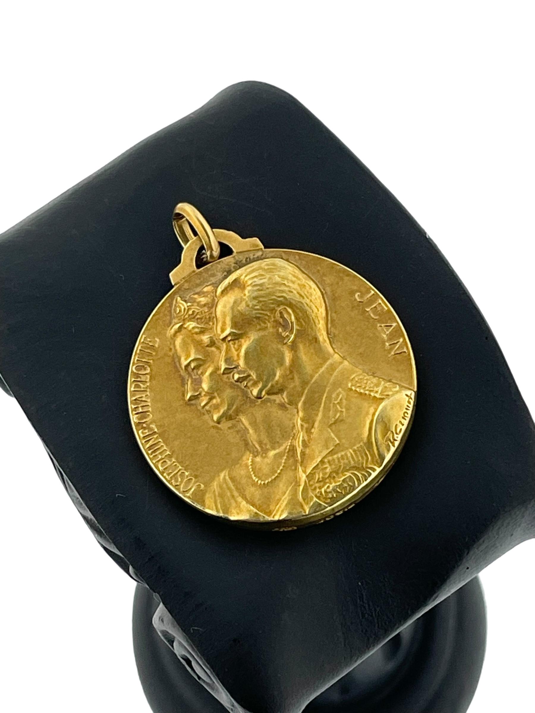 René Cliquet Gold Medal Pendant 