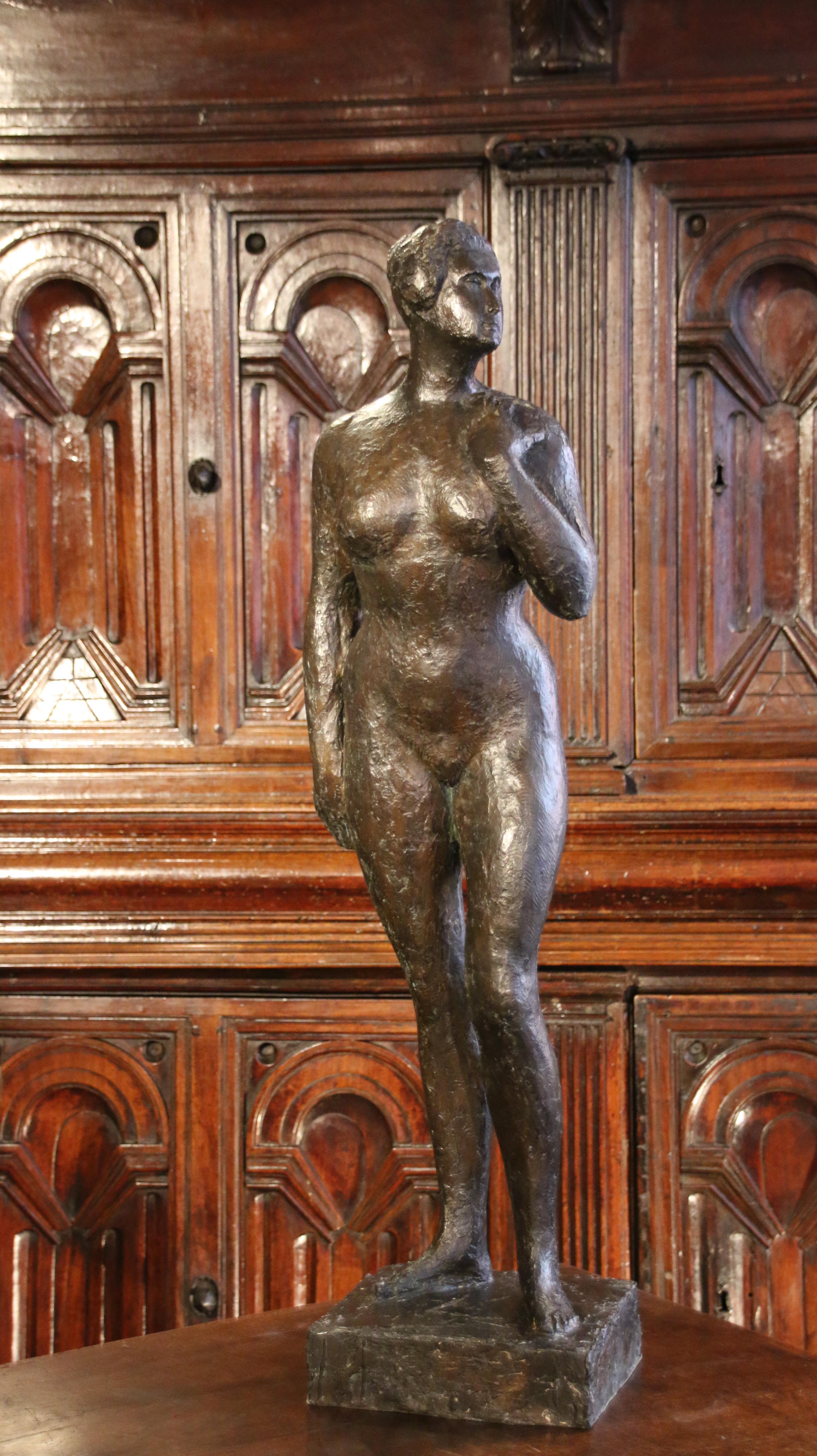 RENÉ COLLAMARINI (1904 - 1983)
Woman standing with hand on shoulder


Patinated bronze proof
Valsuani foundry

As an admirer of Joseph Bernard, René Collamarini practices direct carving in marble. Student of the School of Fine Arts in Paris,