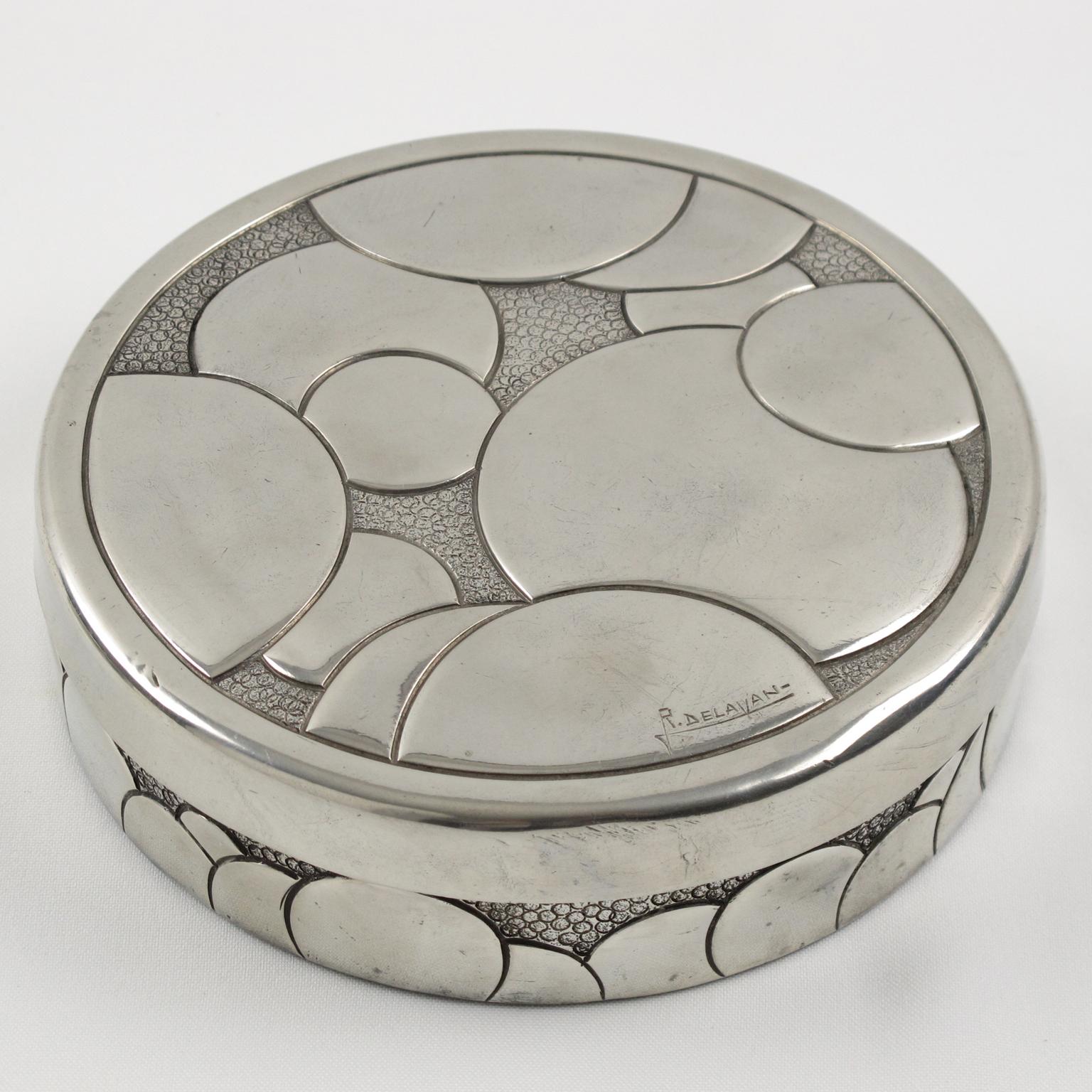 René Delavan French Art Deco Dinanderie Polished Pewter Box, Set of 2 Pieces 4