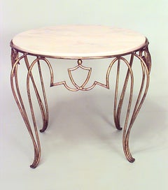 Table basse ronde française Rene Drouet en métal doré et marbre