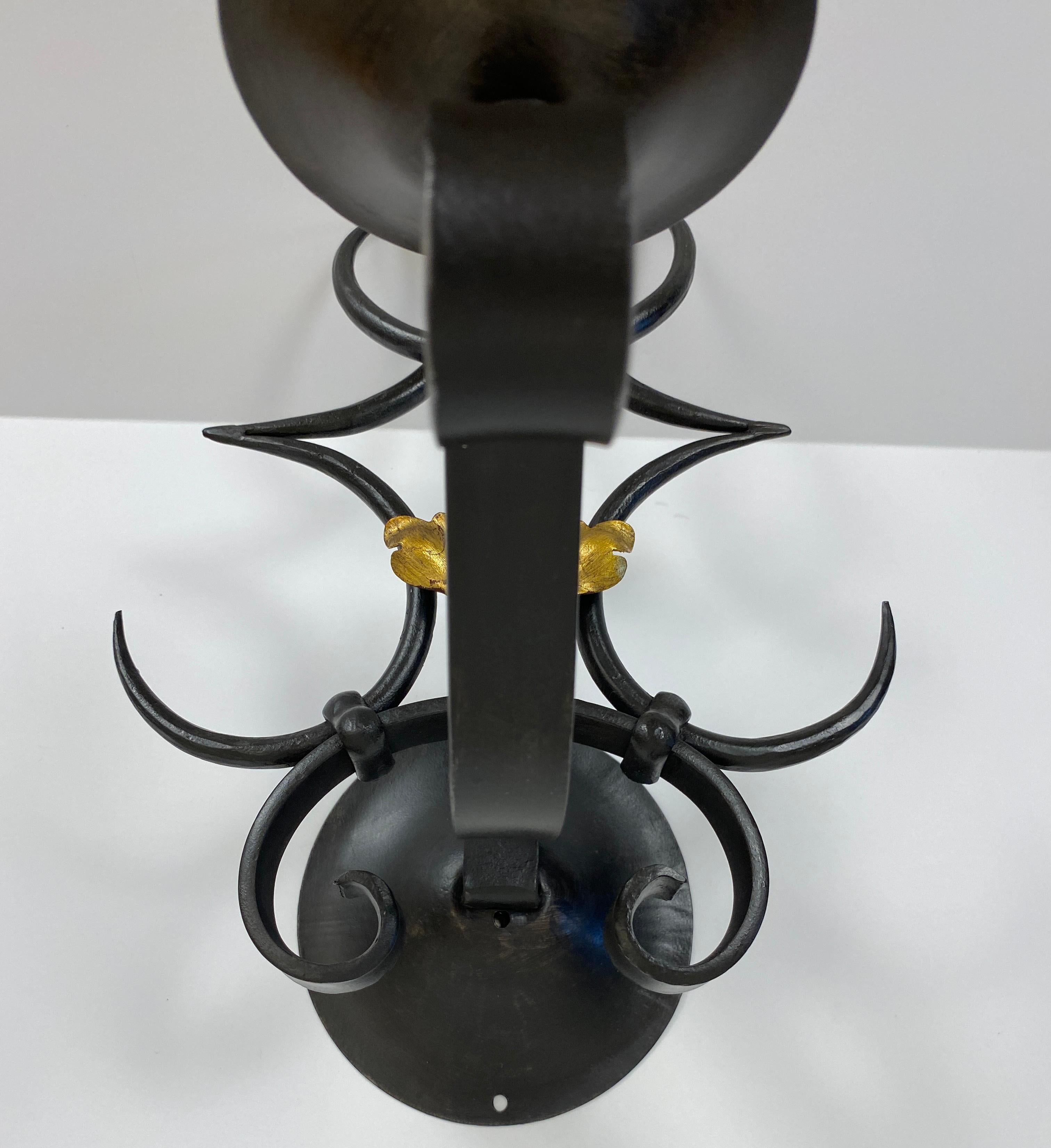 Français Ensemble de 5 appliques de style Art Déco en fer forgé à la main Rene Drouet en vente