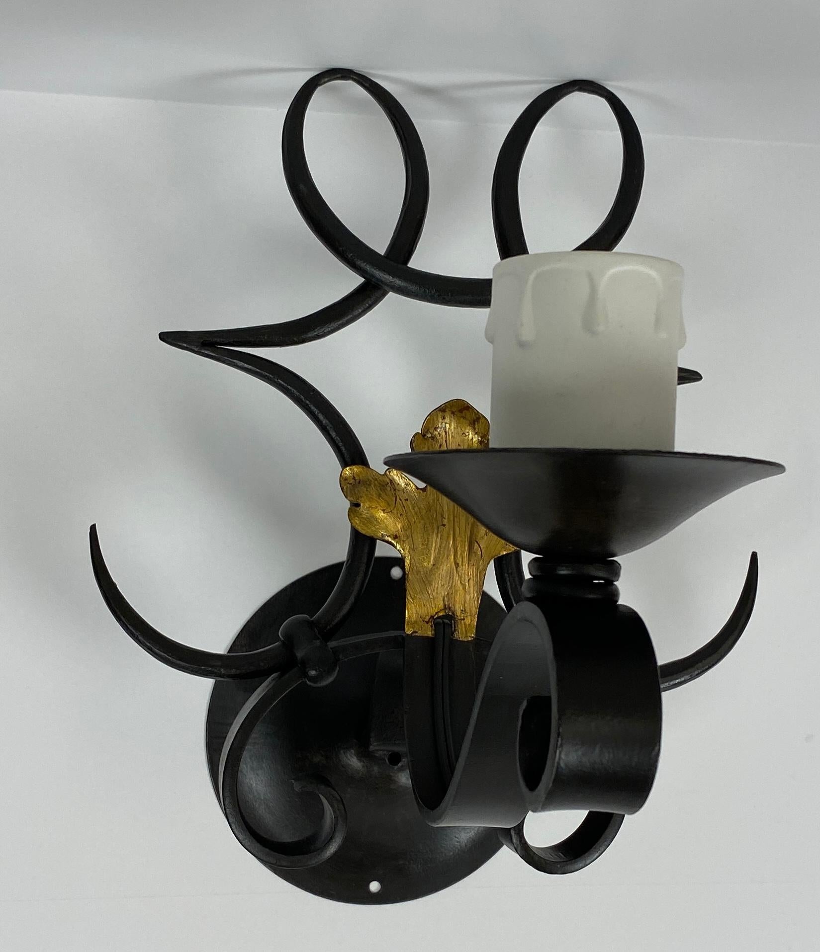 20ième siècle Ensemble de 5 appliques de style Art Déco en fer forgé à la main Rene Drouet en vente
