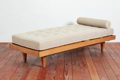 Rene Gabriel Daybed
