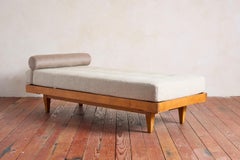 Rene Gabriel Daybed