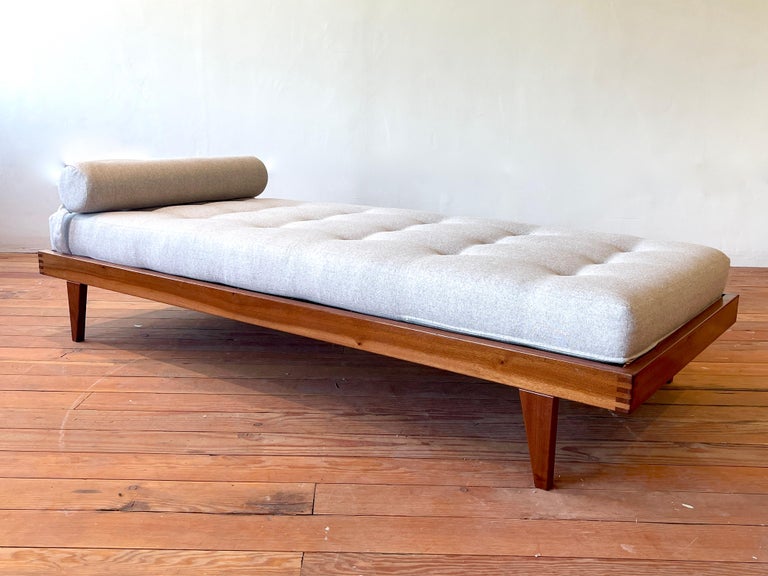 Rene Gabriel Daybed In Good Condition For Sale In Beverly Hills, CA