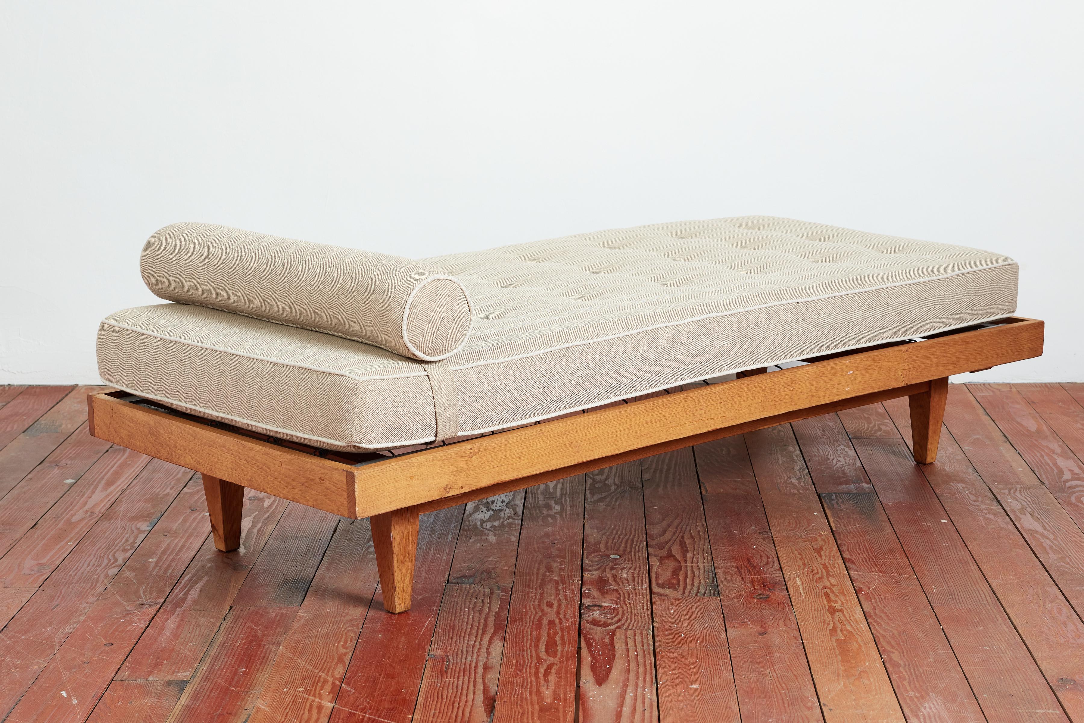 Rene Gabriel Daybed In Good Condition In Beverly Hills, CA