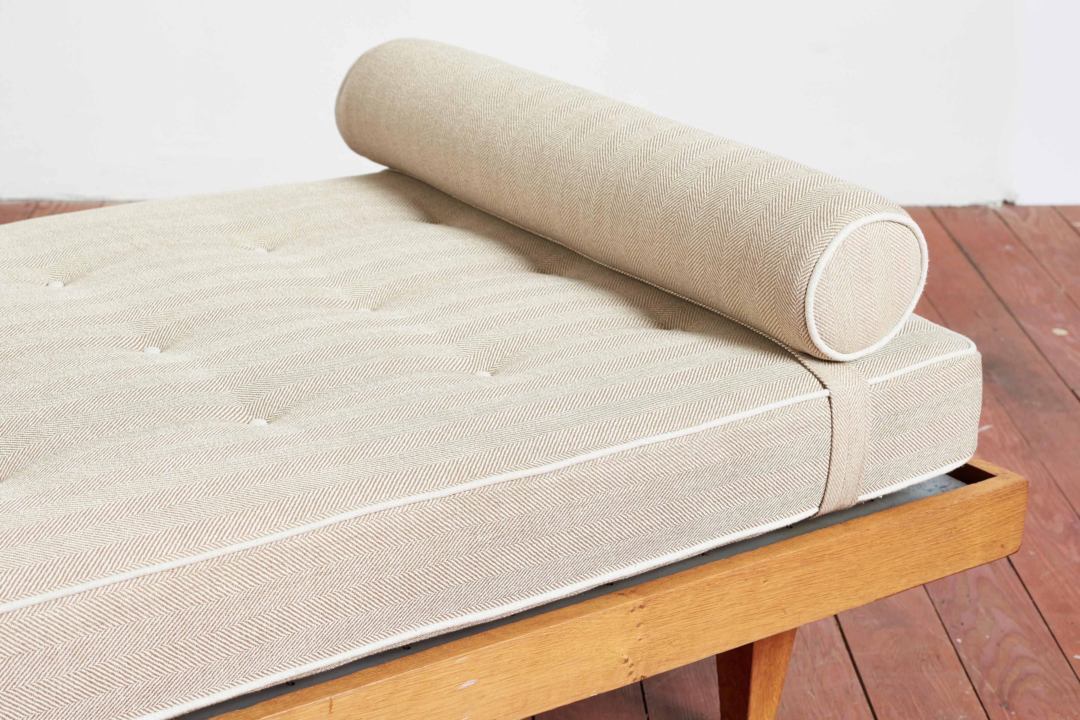 Rene Gabriel Daybed 1