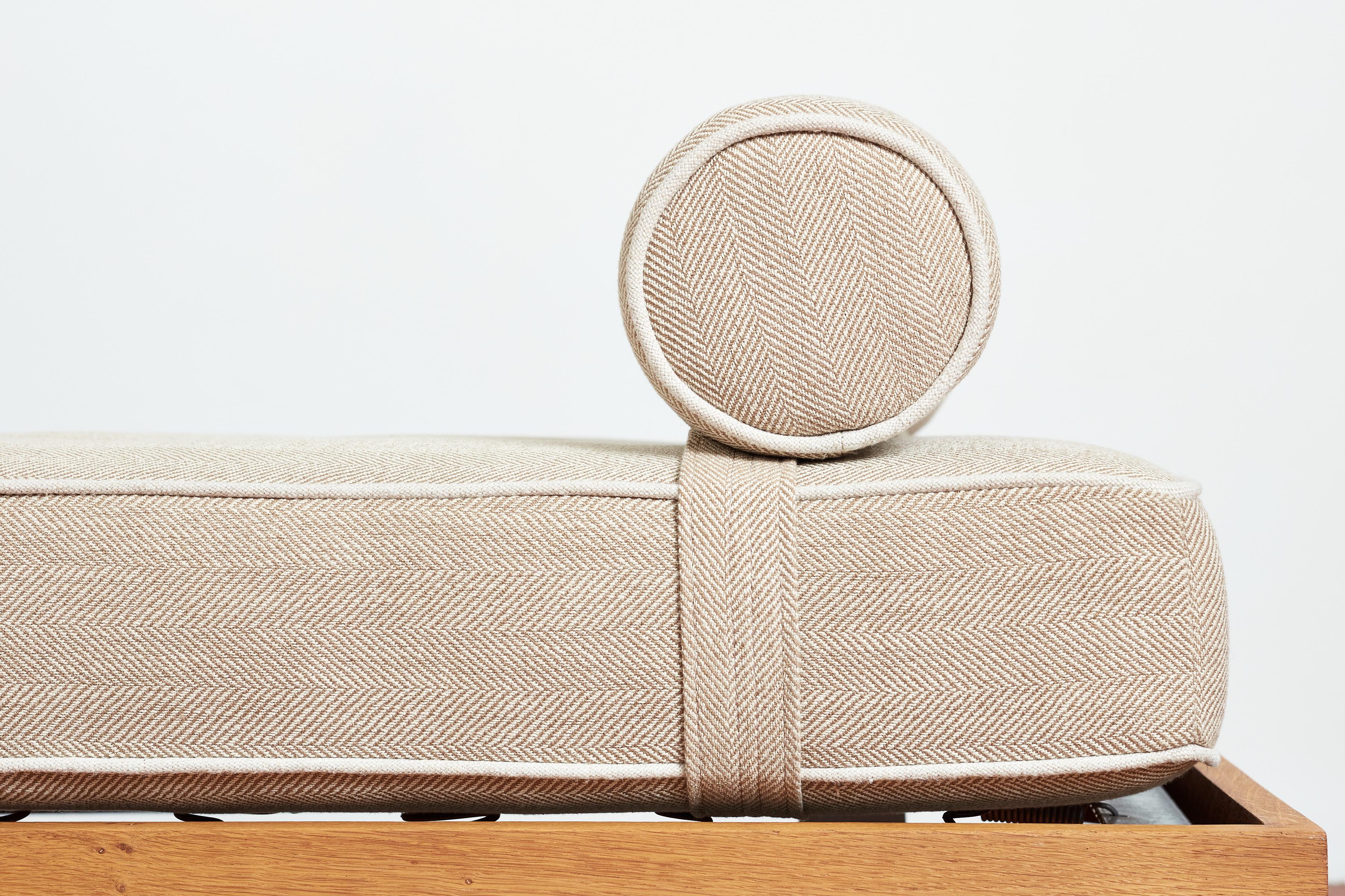 Rene Gabriel Daybed 2