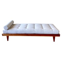 Rene Gabriel Daybed