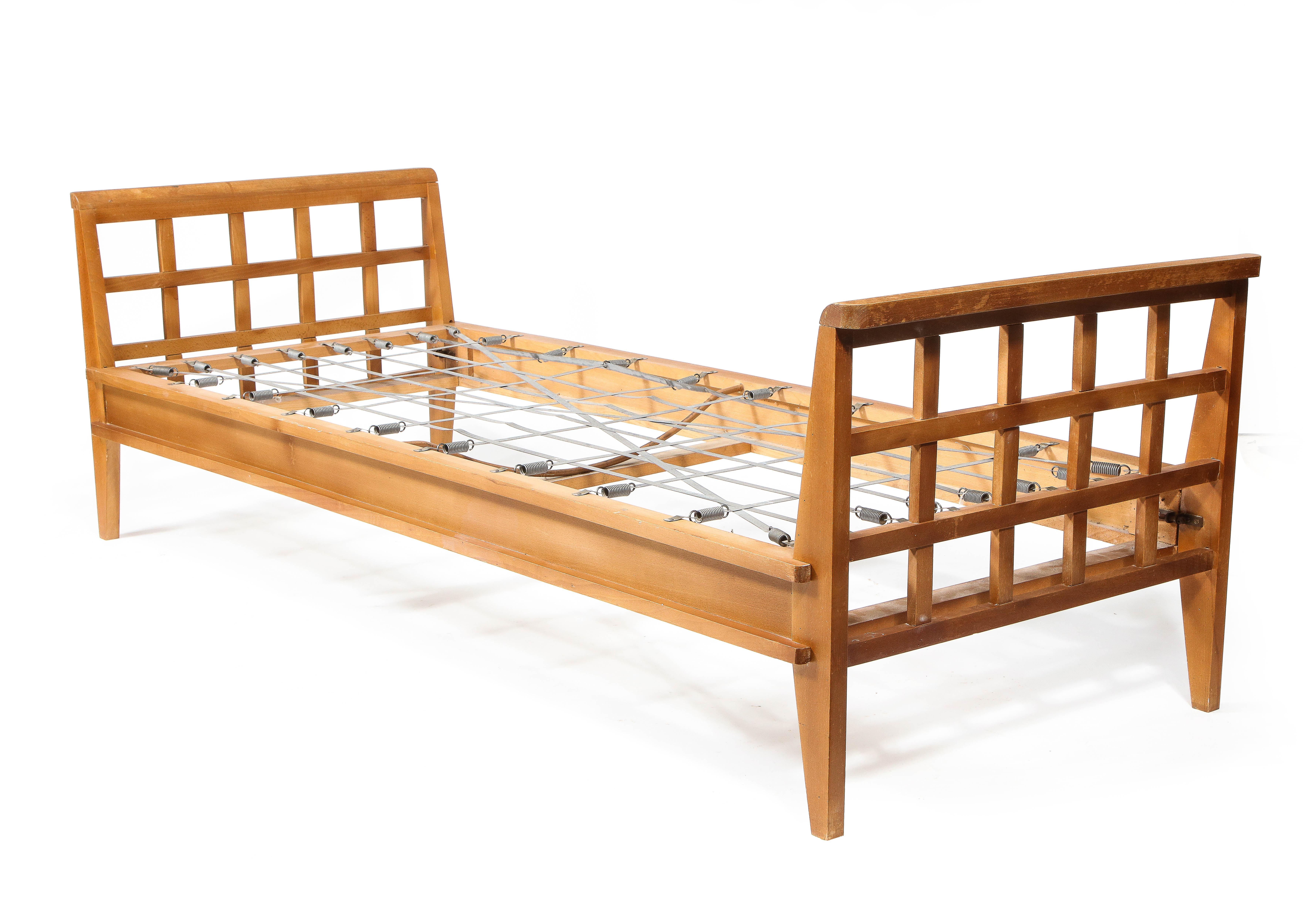René Gabriel Daybed in Elm, France 1950's For Sale 7