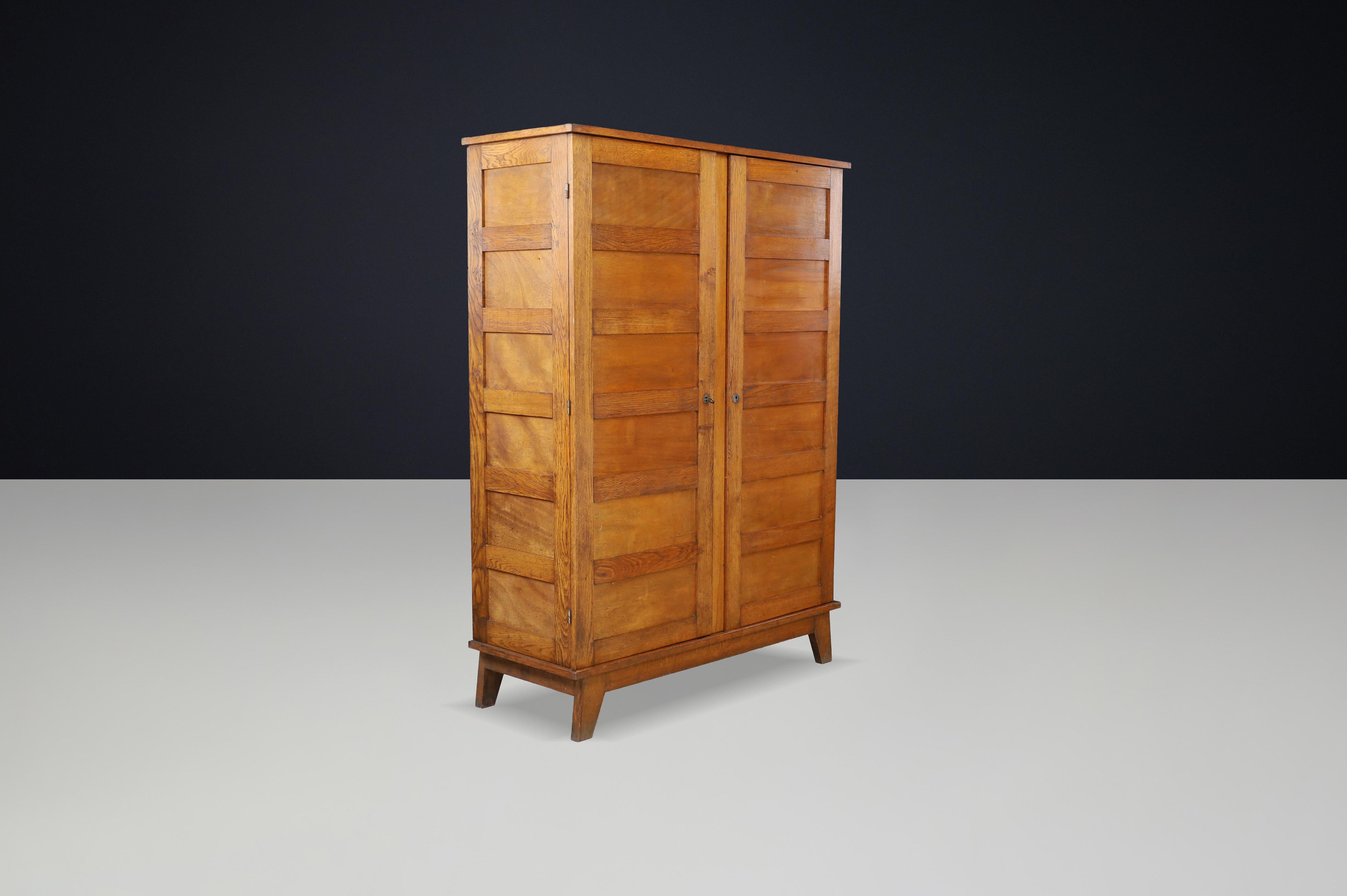 Francese Armoire in Oak Oak di René Gabriel modello S154 per 