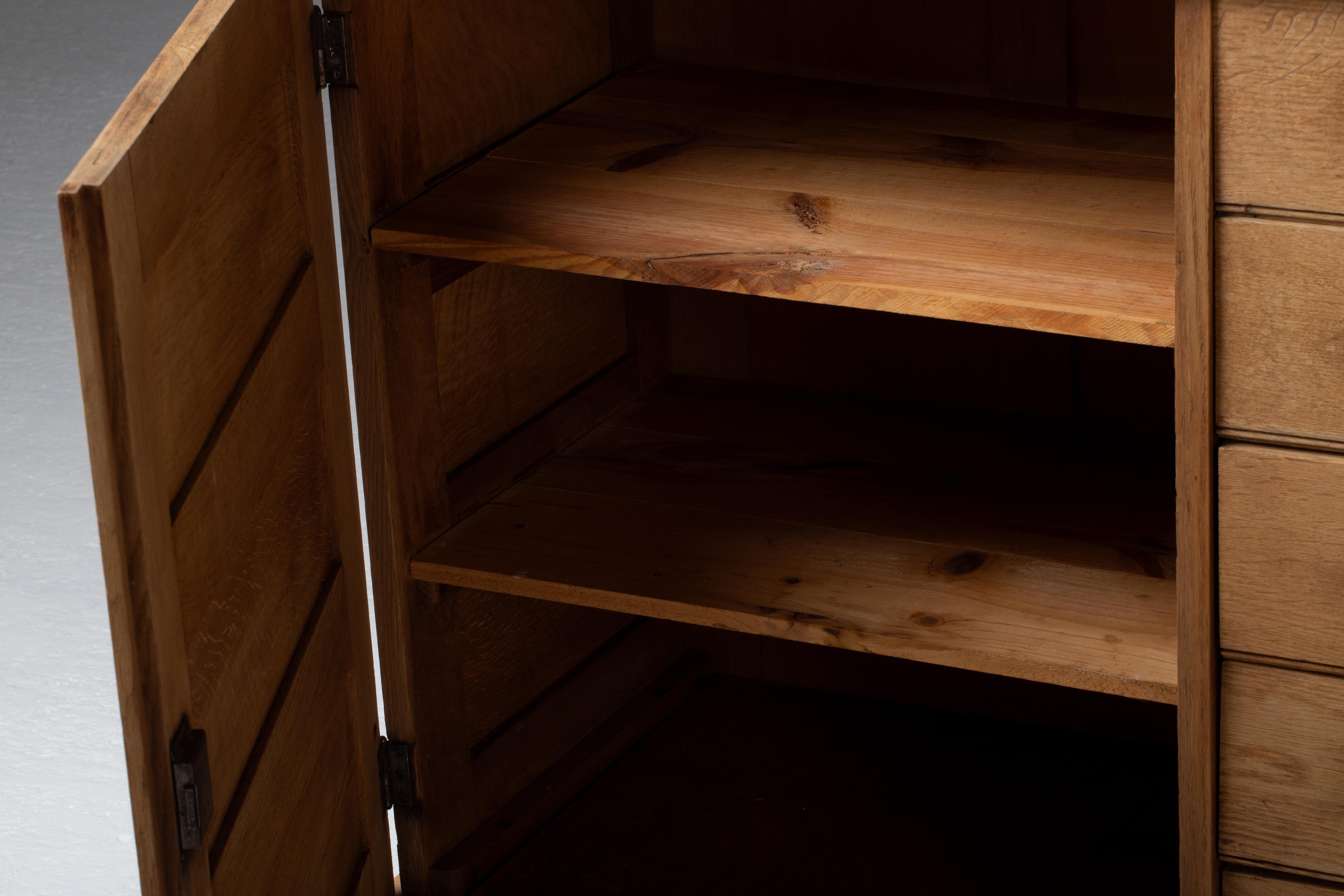 Français Buffet en Oak René Gabriel, France, années 1940 en vente