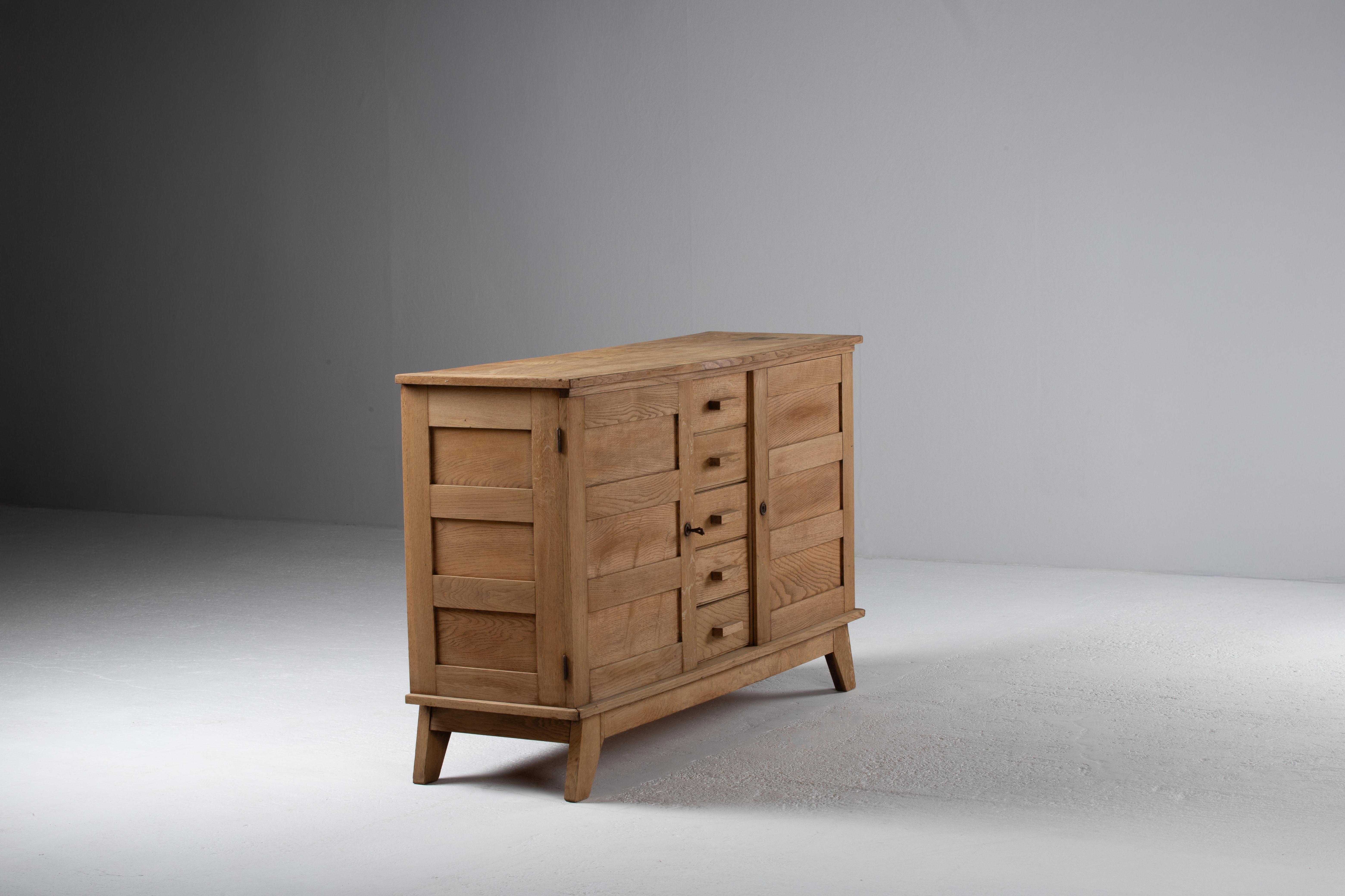 Buffet en Oak René Gabriel, France, années 1940 Bon état - En vente à Kaštel Sućurac, Splitsko-dalmatinska županija