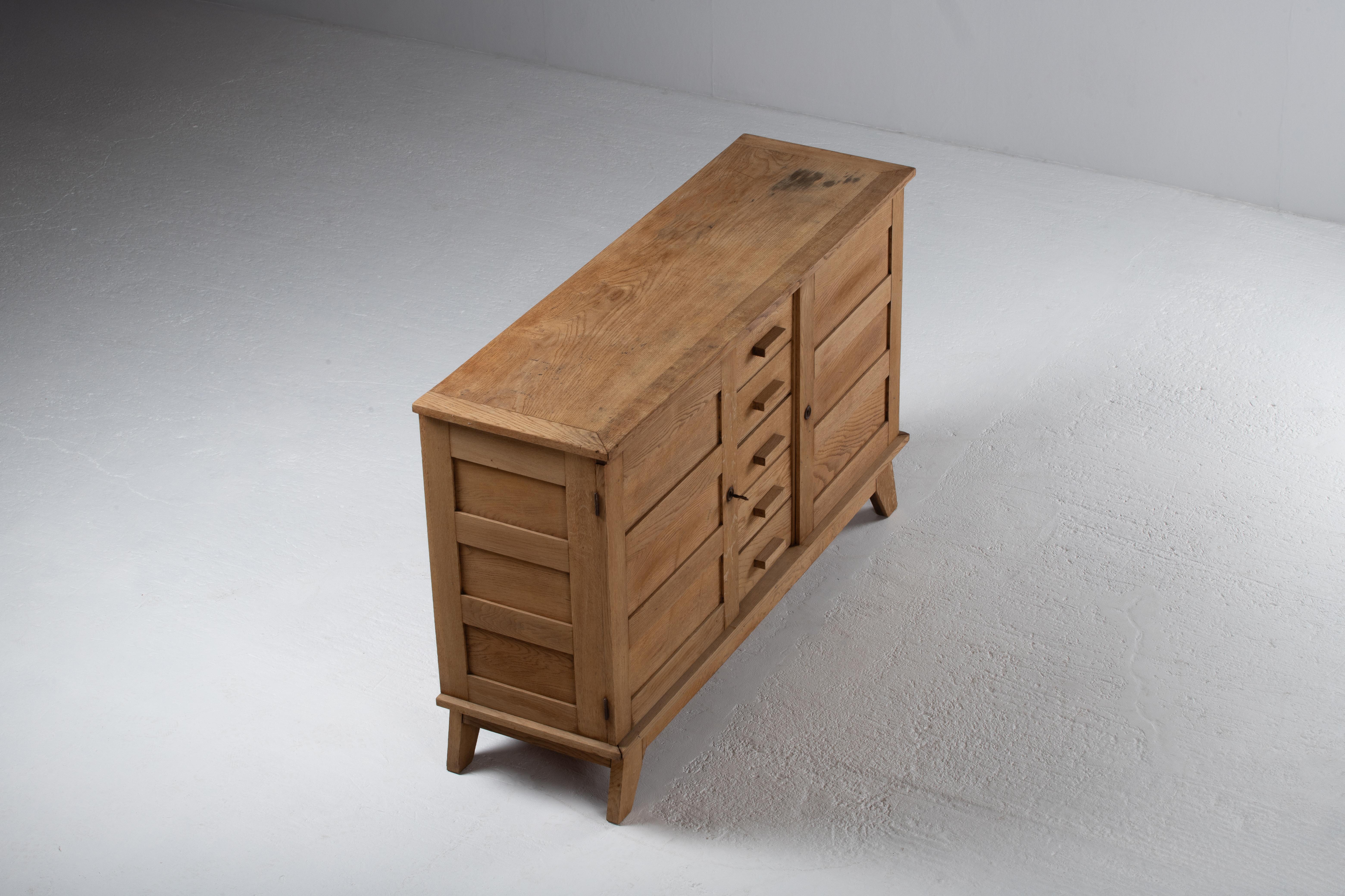 Chêne Buffet en Oak René Gabriel, France, années 1940 en vente