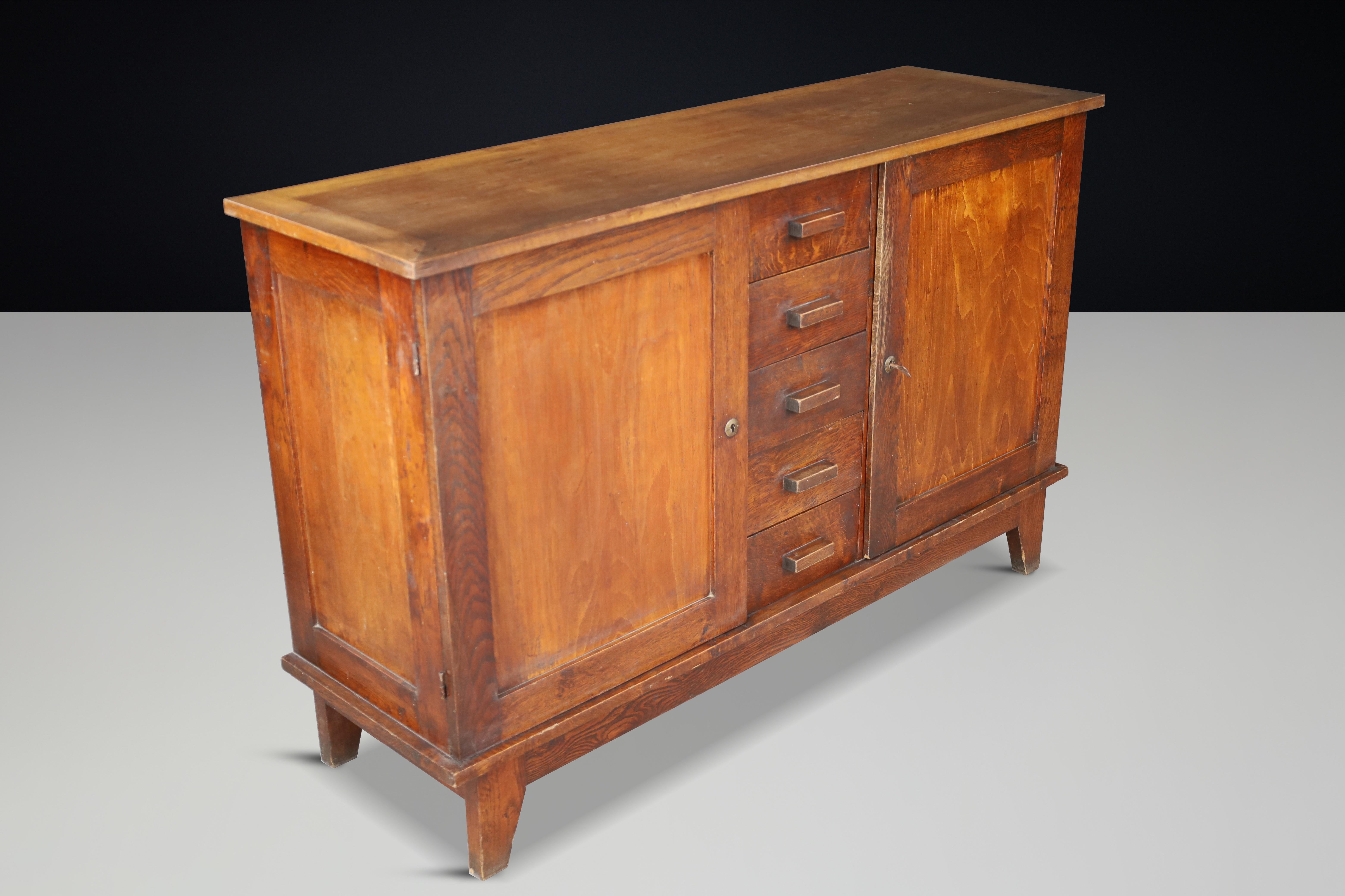 René Gabriel Patinated Oak Sideboard, France, 1940s In Good Condition For Sale In Almelo, NL