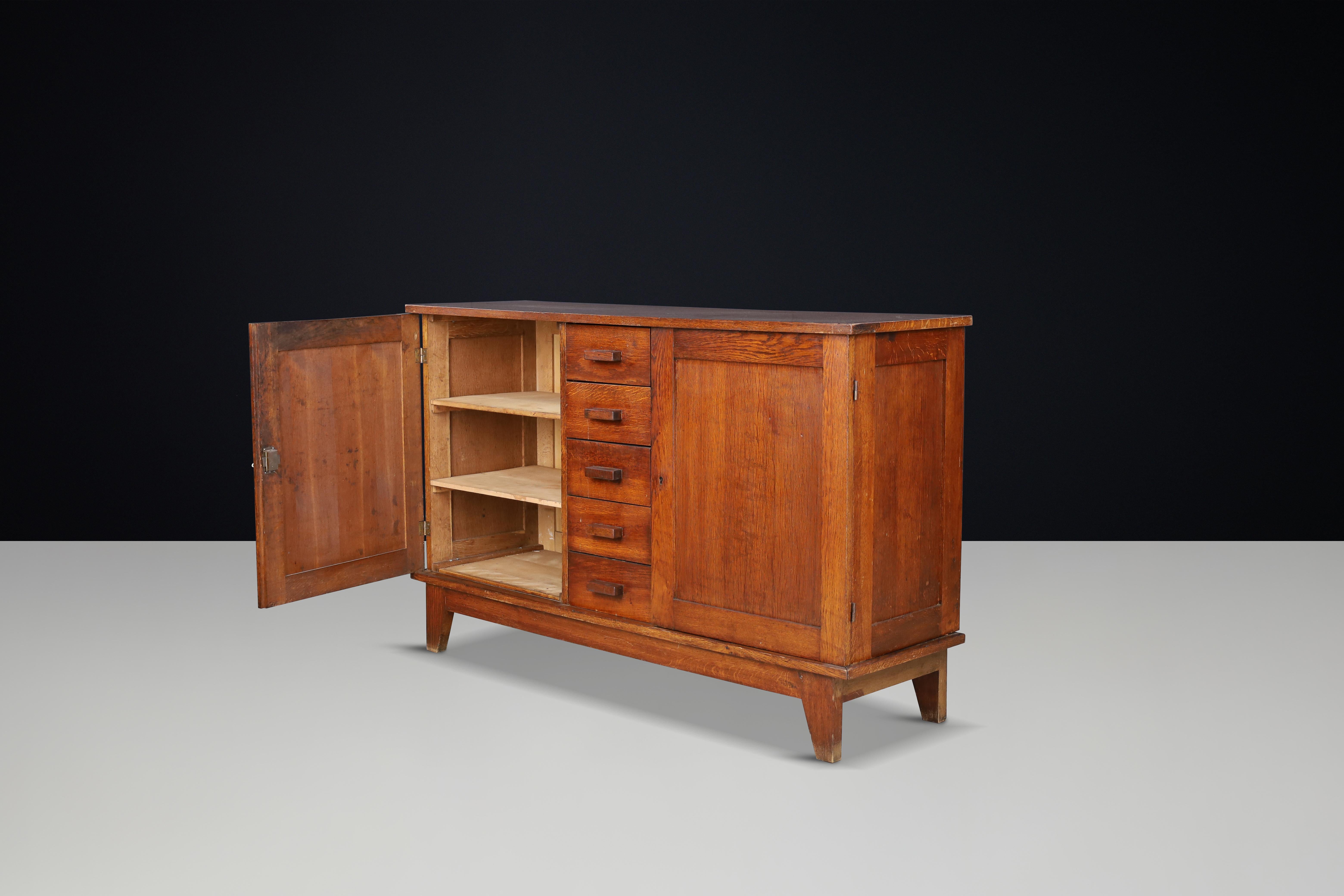 René Gabriel Patinated Oak Sideboard, France, 1940s In Good Condition For Sale In Almelo, NL