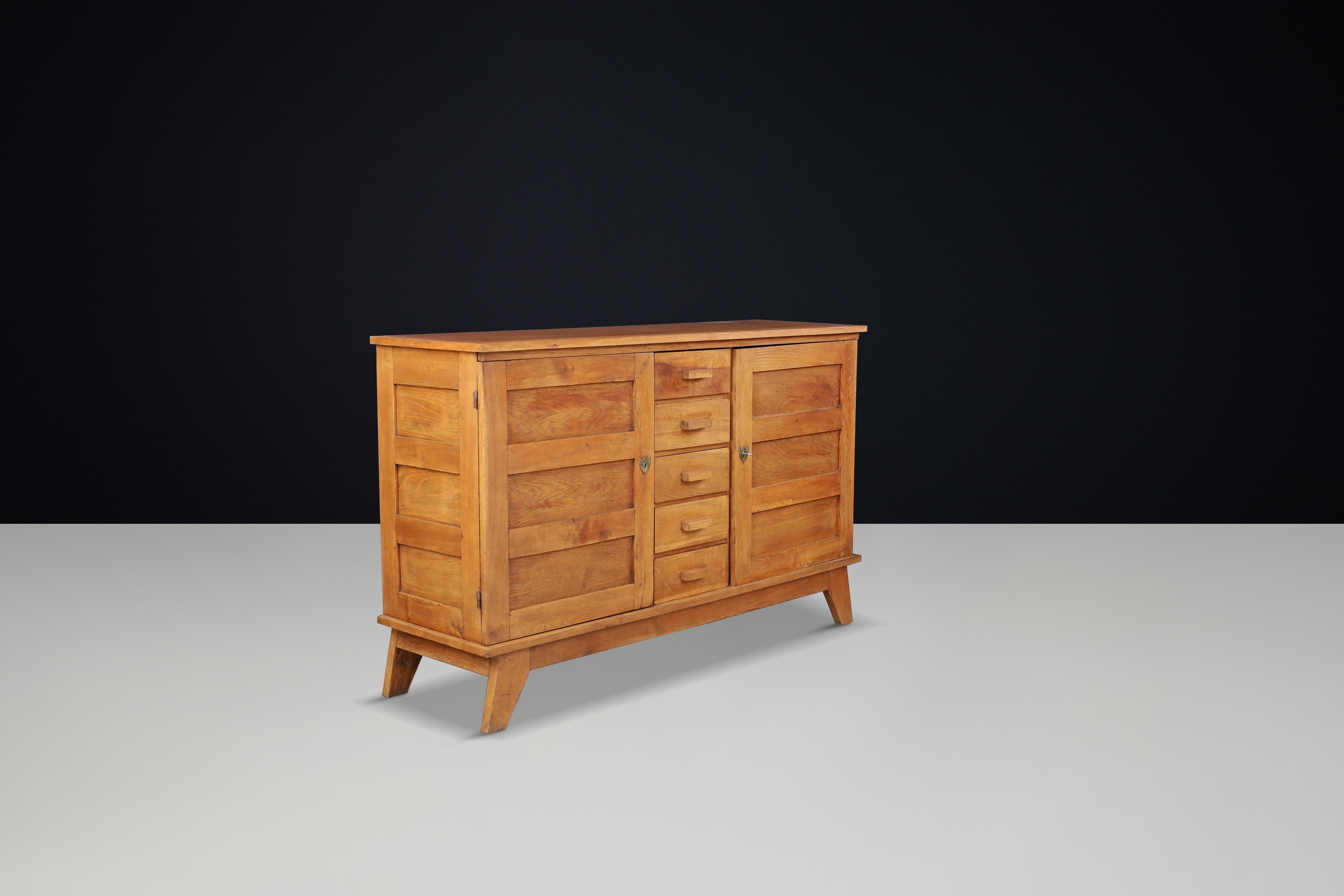 XX secolo Credenza René Gabriel in Oak patinato, Francia, anni '40 in vendita