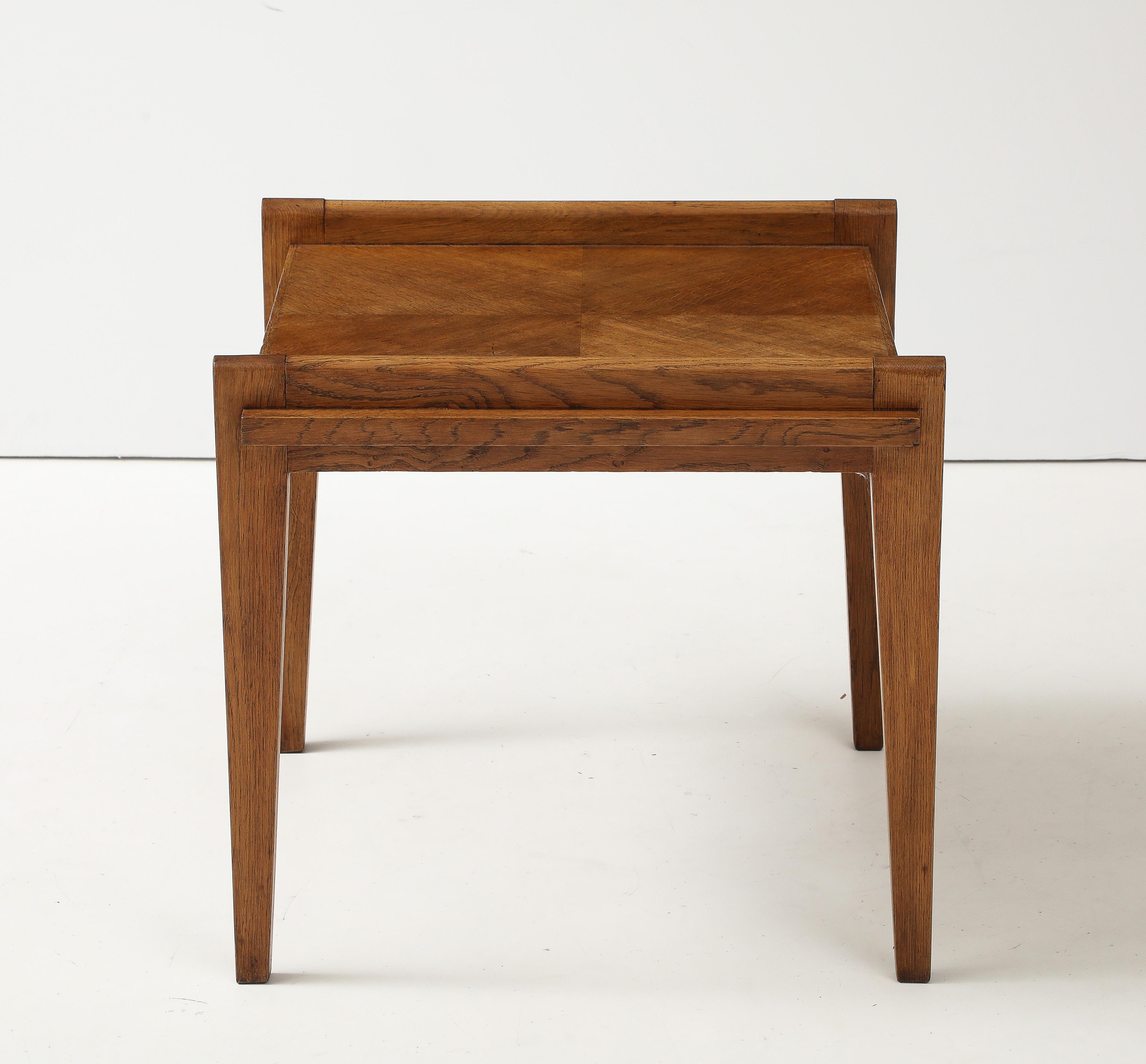 René Gabriel Rare Form Oak Side Table, France, circa 1945 For Sale 3