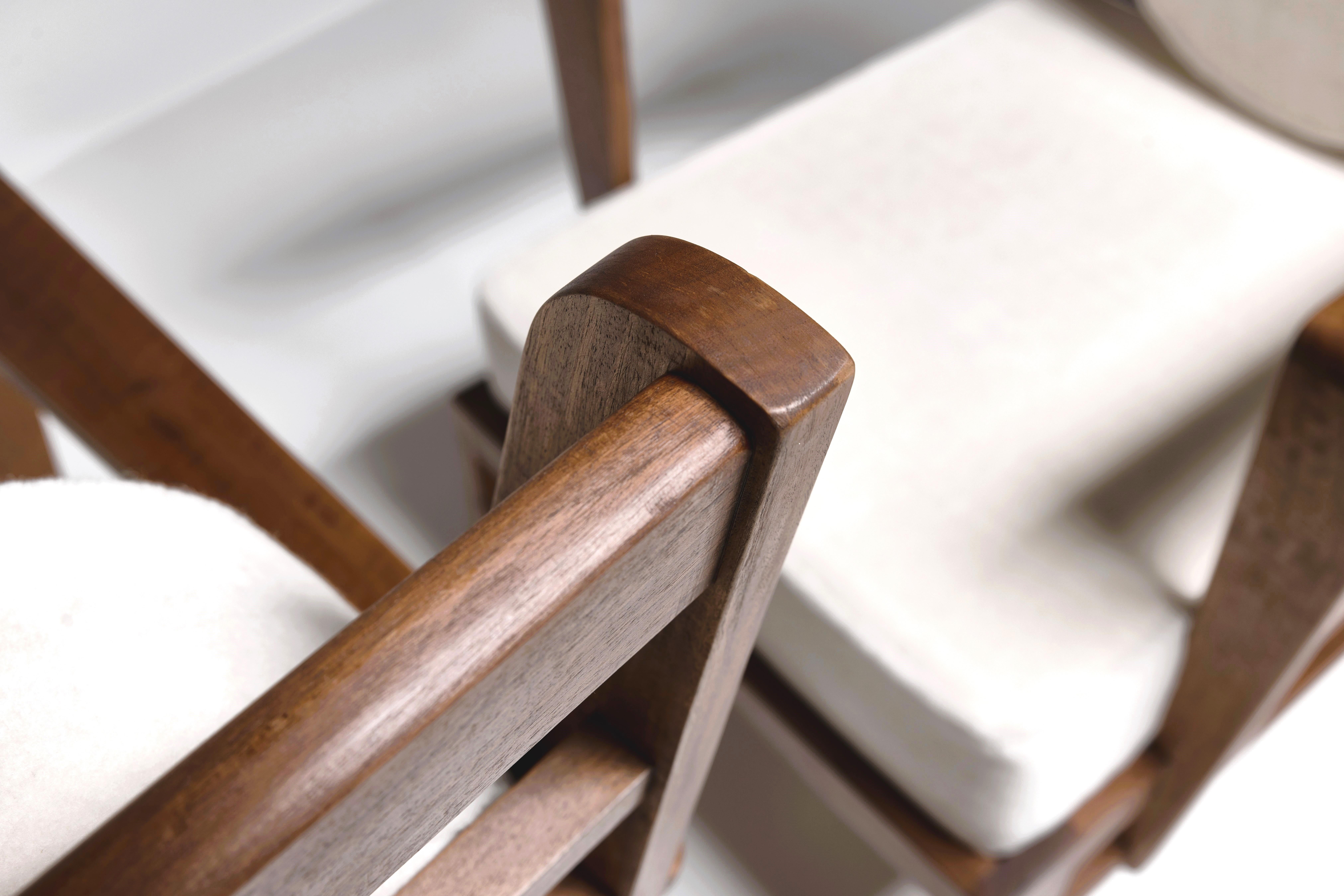 Sillones René Gabriel Reconstrucción Francesa Mediados de Siglo Alpaca en venta