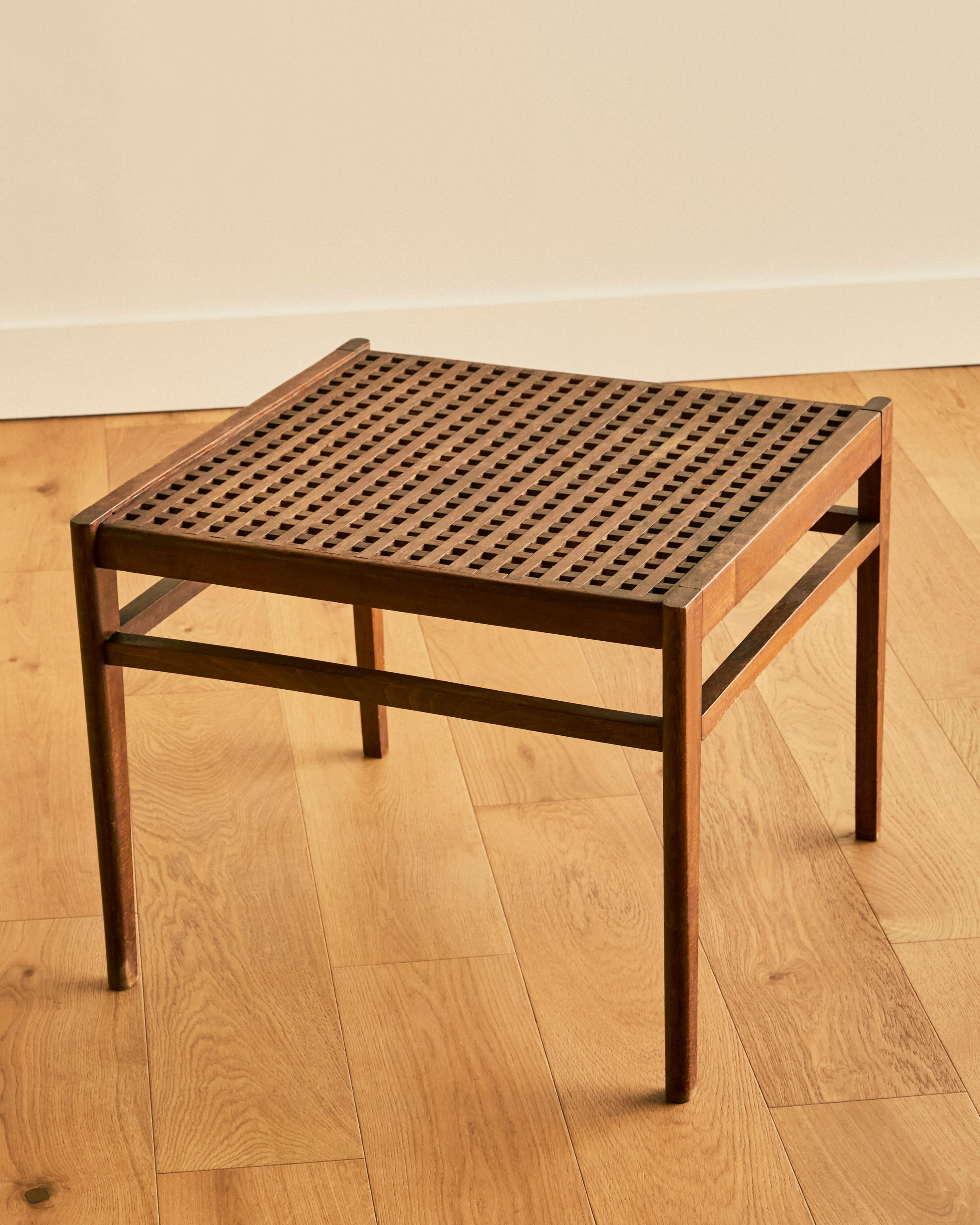 Rene Gabriel Teak Lattice Coffee or Side Table Francés en venta