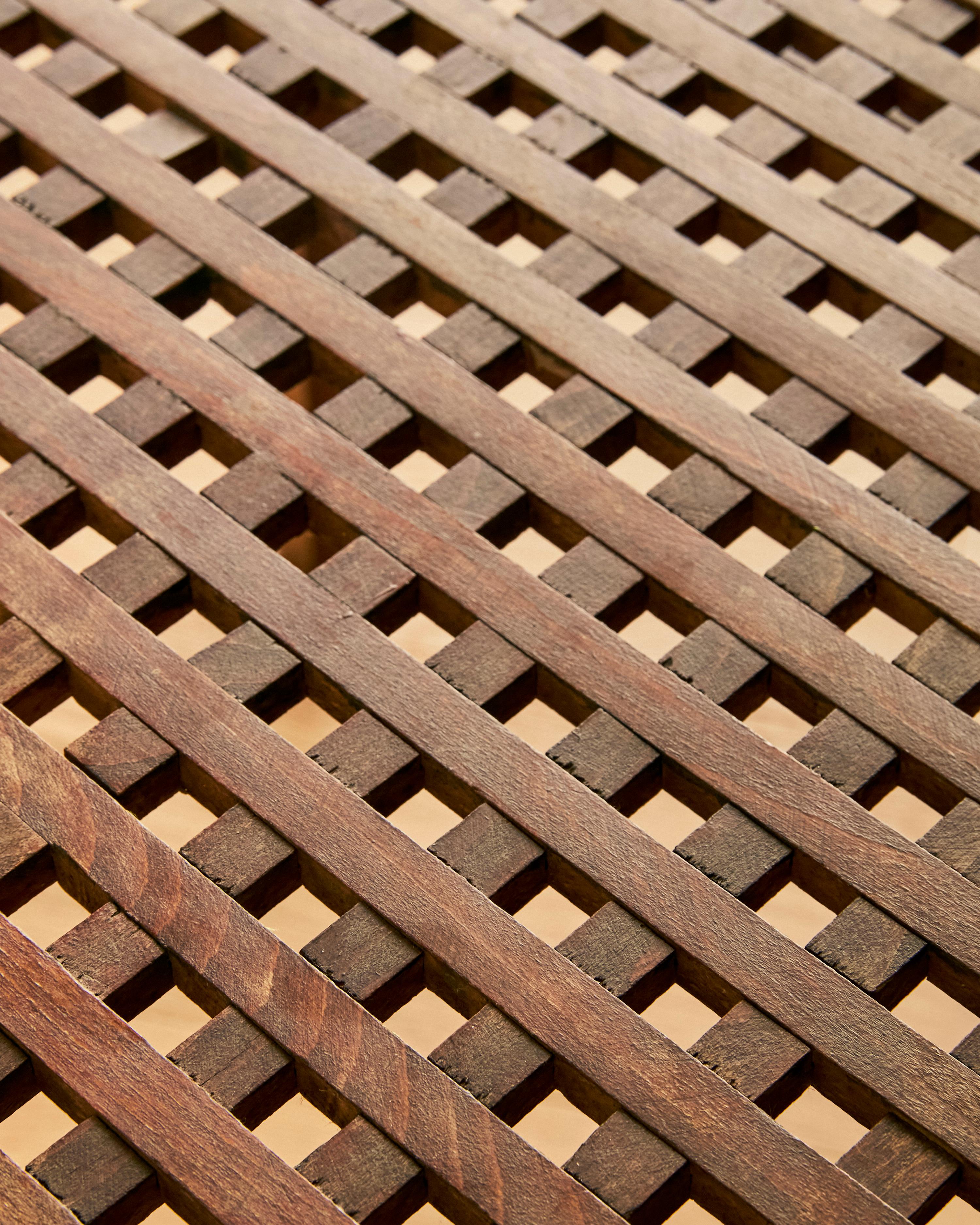 Rene Gabriel Teak Lattice Coffee or Side Table en Bueno estado para la venta en Long Island City, NY